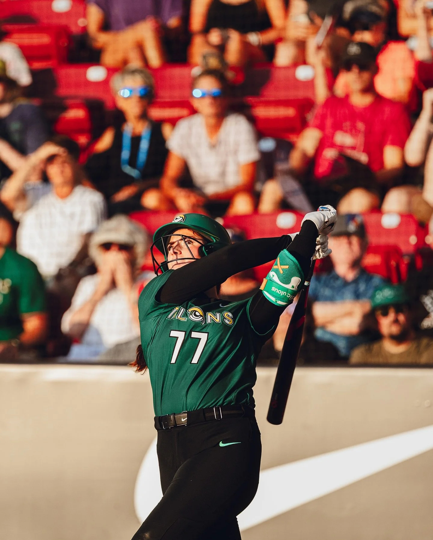 Getting geared up for more @theauslofficial this week. Here&rsquo;s some frames from Norman night☝🏼

Got to shoot with the amazing @jadehewittmedia and @asmithcreative 📸

#canonusa #canon #norman #ausl #softball #photography #sportlife