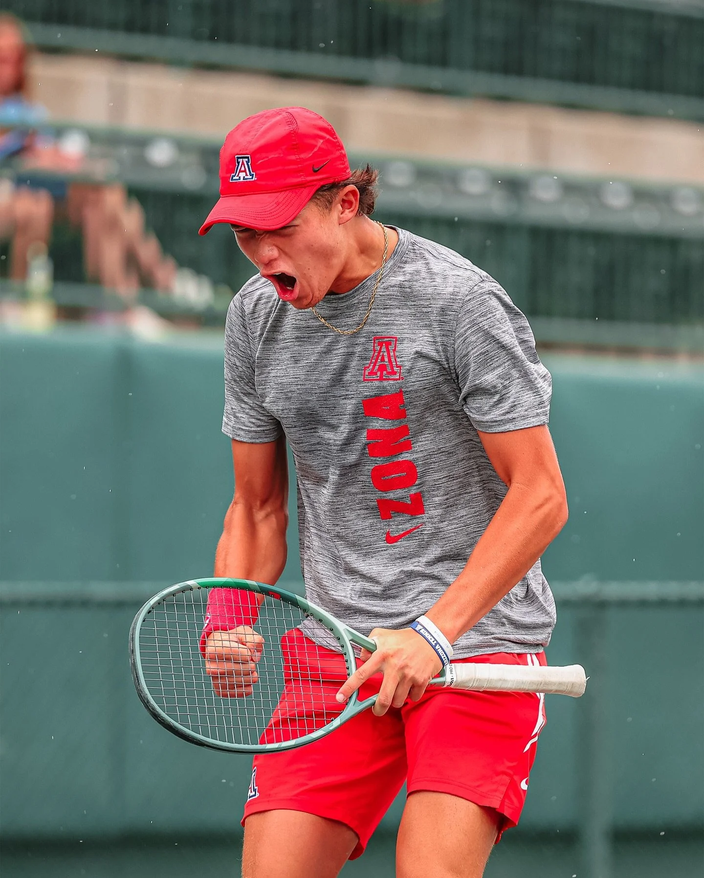 🐻⬇️ @arizonamtennis headed to the ship 🏆

Gear used:
Canon EOS R6ii
Canon EOS R5
Canon EF 400mm f/2.8
Canon RF 70-200 f/2.8
Canon RF 24-70 f/2.8

@canonusa #canonusa #sports #tennis #canonlife #sportsphotography
