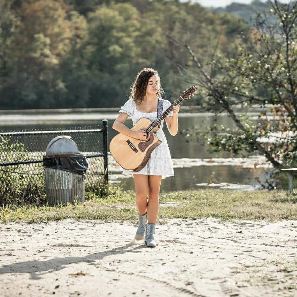 Live Music from Alyssa Malvoisin 