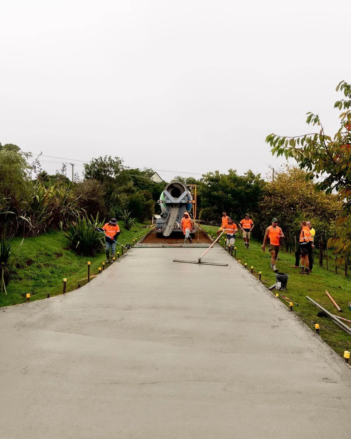 Most people see rain and think delays.

We see conditions that need managing.

Because pouring concrete isn&rsquo;t just about getting it down&hellip;it&rsquo;s about getting it right.

Timing.
Finish.
Consistency across the whole slab.

Long drivewa