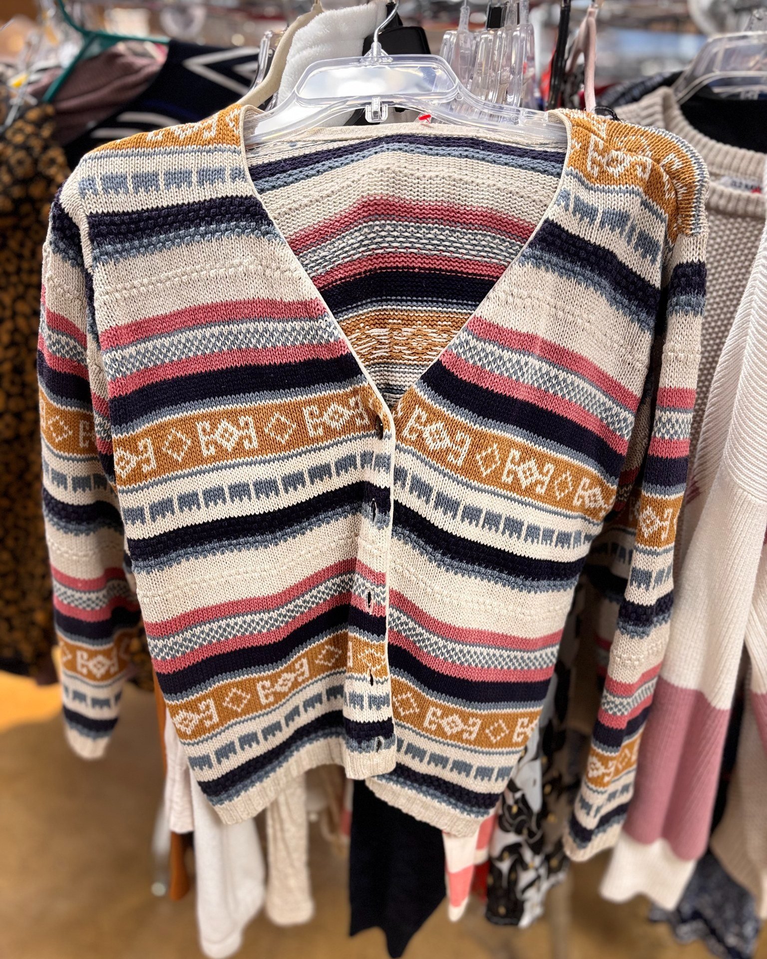 That awkward weather where it's 45 in the morning and 70 by lunch? Layers are the answer.

Here's a quick guide to transitional dressing from your closet (or ours):

🧥 A lightweight jacket you can tie around your waist later
🧣 A scarf that works as