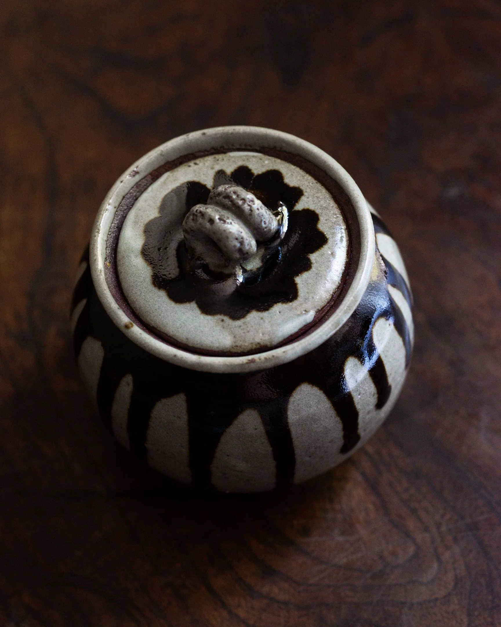 japan japanese vessel bowl candybowl iron ironglaze glaze lid handmade interiordesign interior design greek greece green