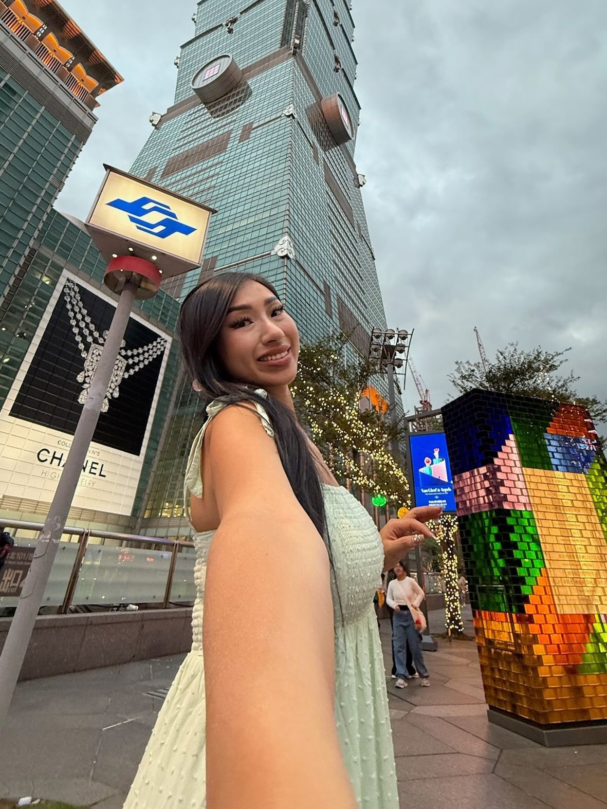 November in bits &amp; pieces 💙. Full of work, a much-needed getaway with the people love, quiet wins&hellip; and a few moments to breathe. Grateful for this season and everything it brought with it.