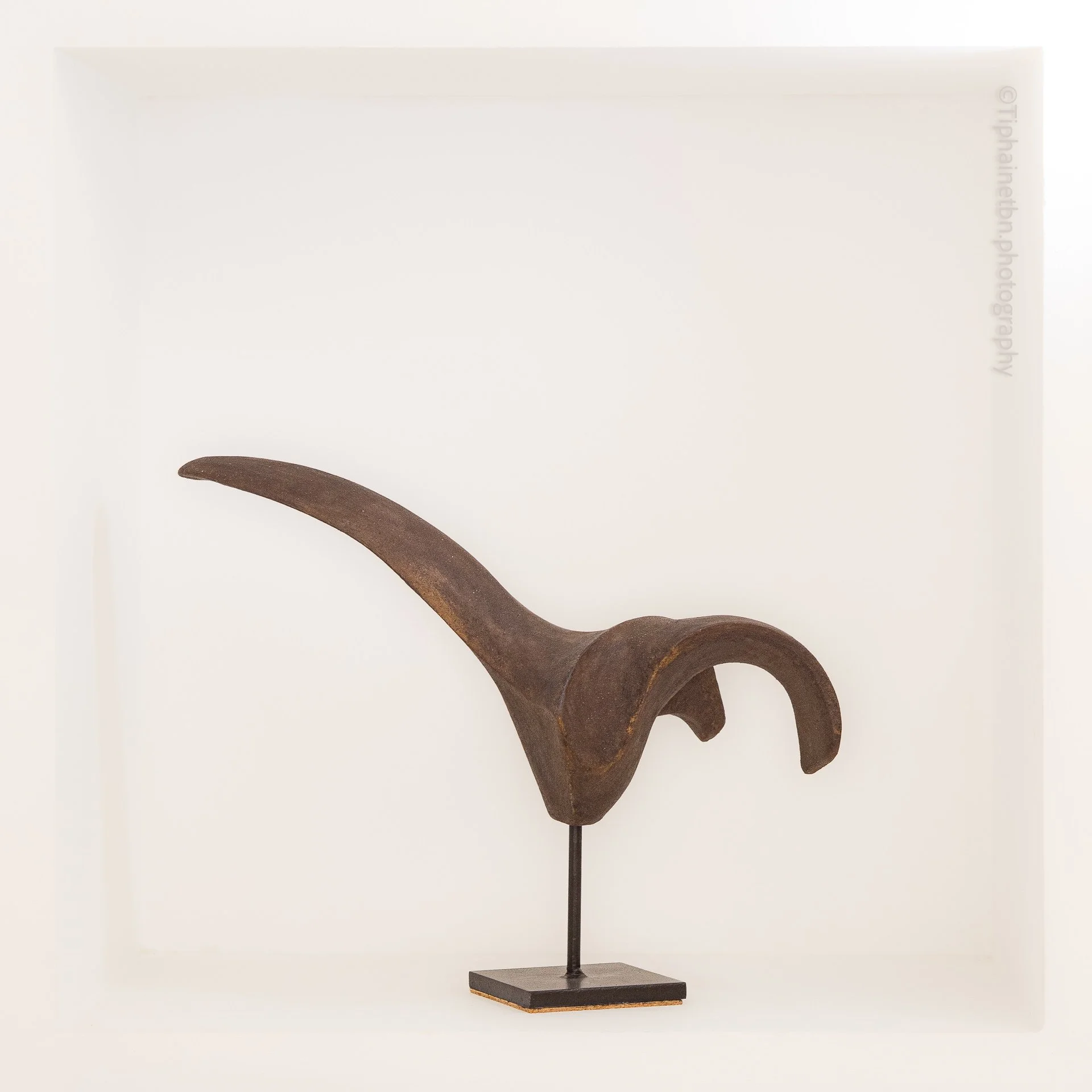 Oker sculptures by @Tiphaine.tbn.photography ©Tiphainetbnphotography 2025