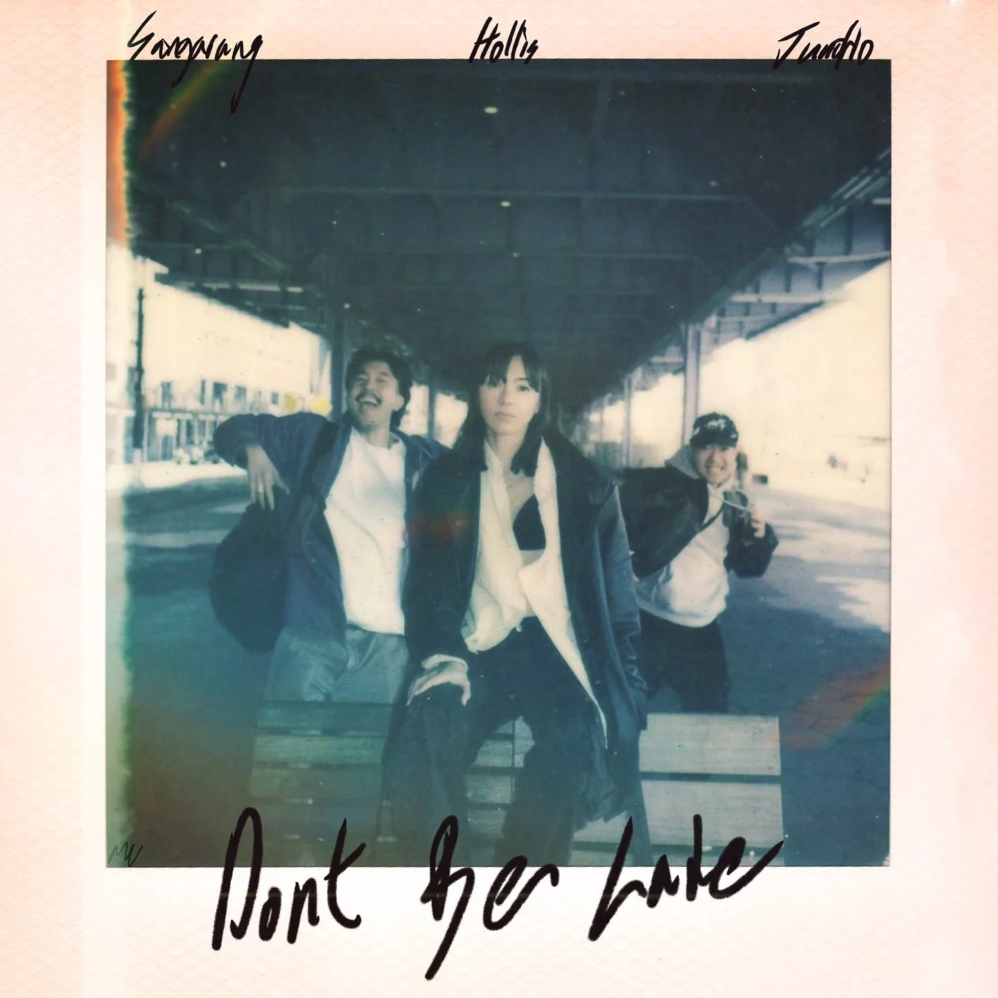 Snapped some polaroids for Don&rsquo;t Be Late 🎶 
@junoflo 
@sangarang.music 
@holliswongwear 

#polaroid #portraits 
#musicphotographer