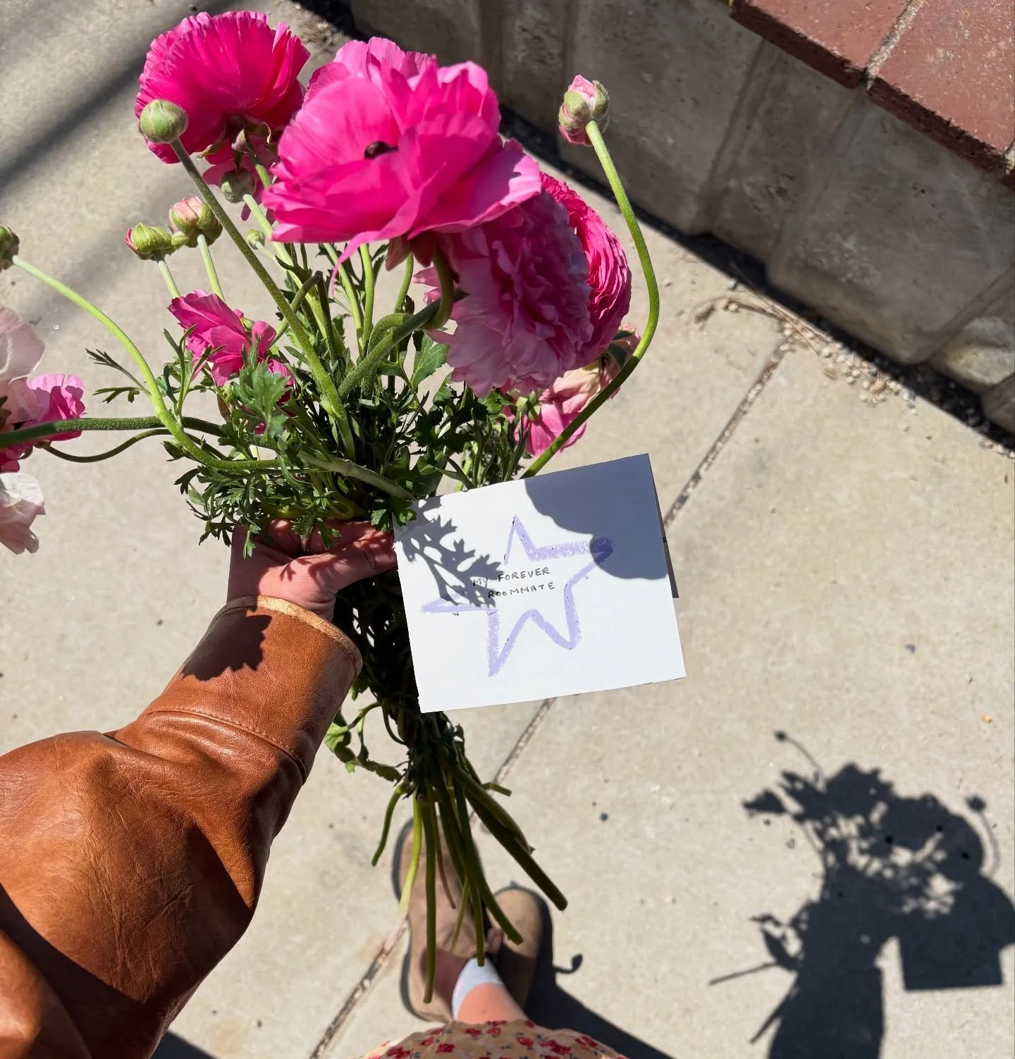 Happy Sunday! We are here to deliver your love letters of any kind 🫶