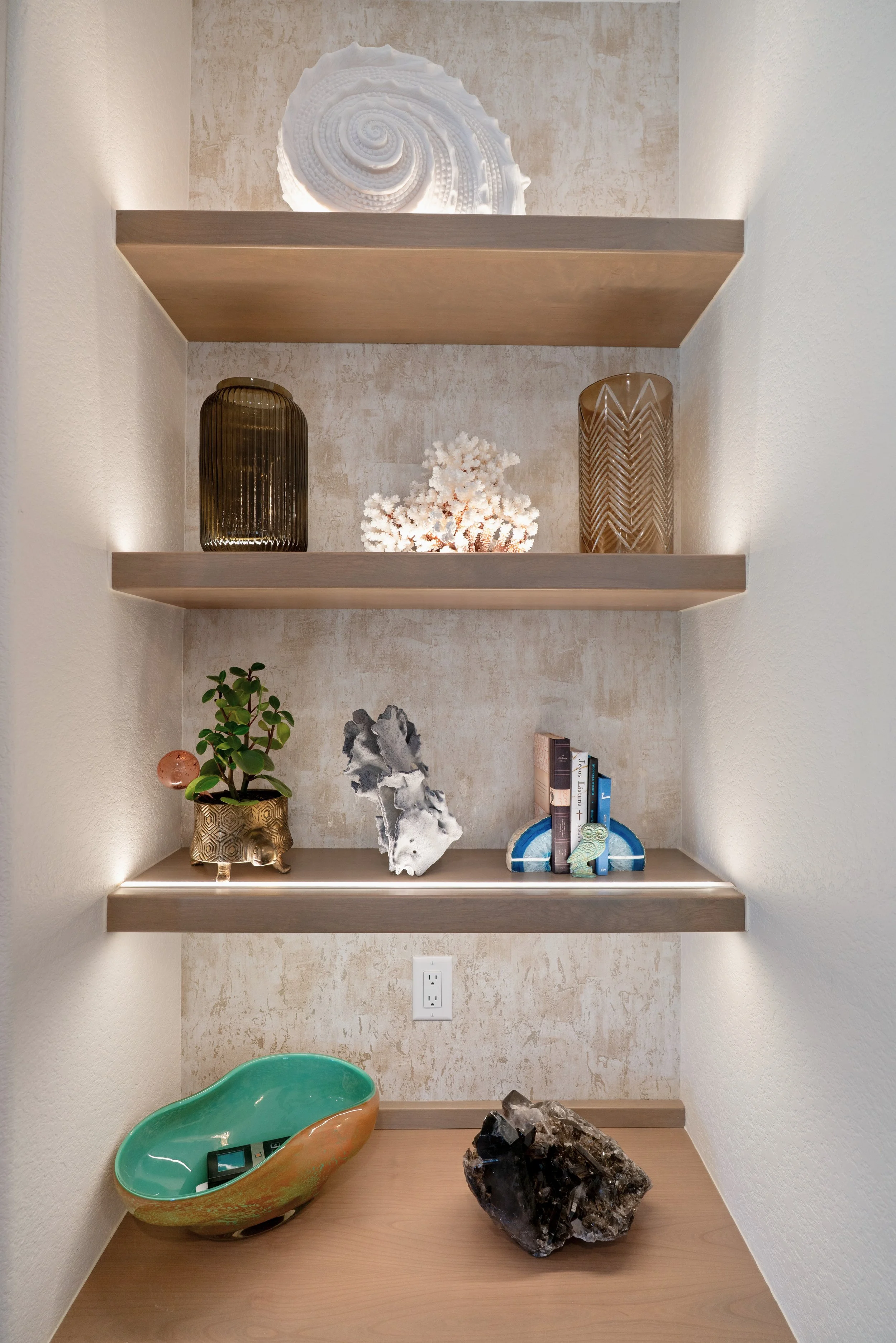 FLOATING SHELVES, DECOR, HOME STAGING