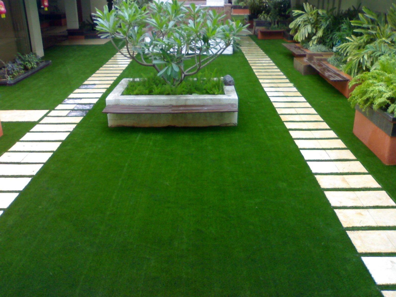 artificial-grass-garden.jpg