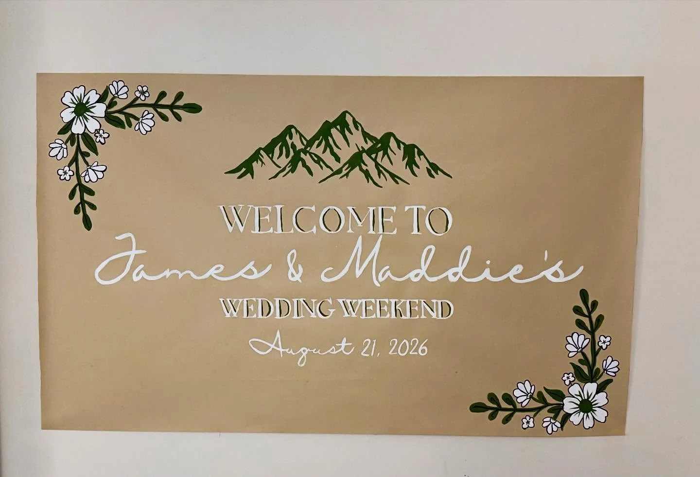 Hand painted welcome signs 😍