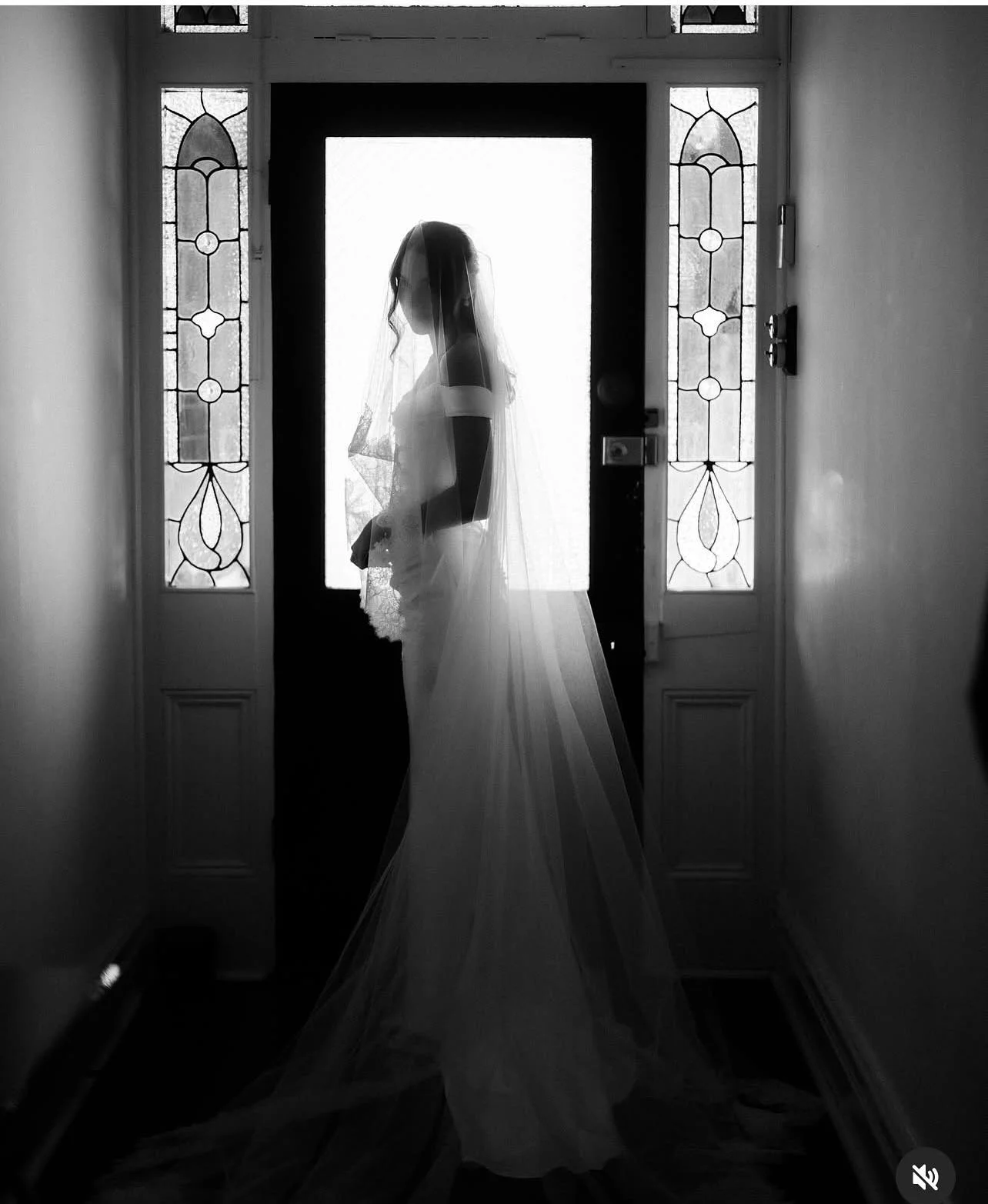 Timeless elegance for this gown, created for @_sophiakennedyy 🤍🤍
Design your dream couture wedding gown, taking appointments for 2025 💍
@octaviaweddings 
#dreamwedding #dreamweddingdress
#donnatobincouture #designerweddingdress #bridalinspirati