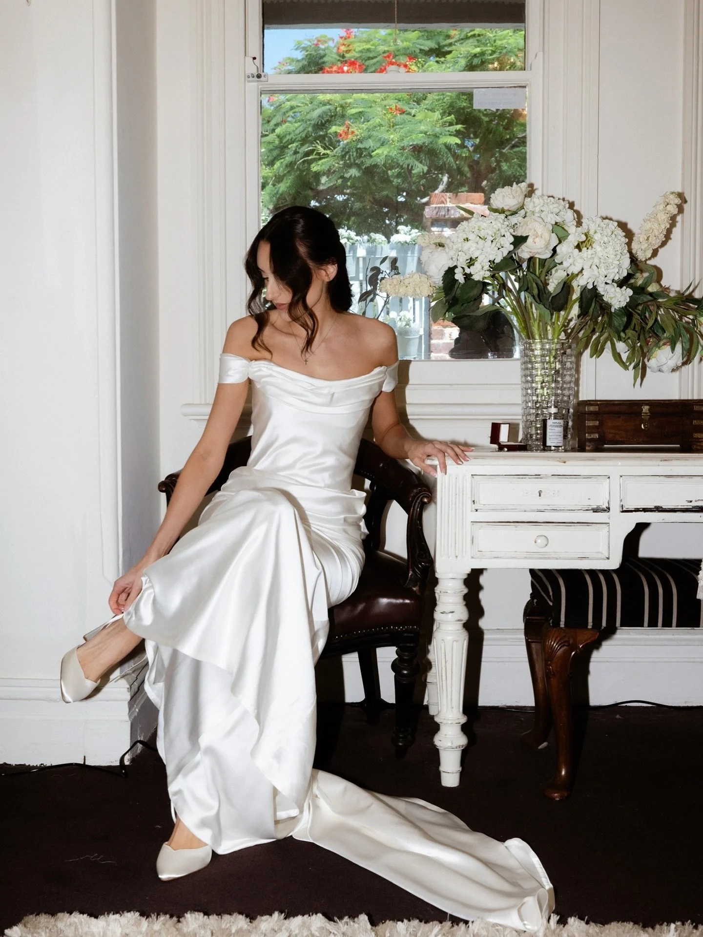 Still reliving the details from our beautiful DTC bride Sophia stepping into her wedding dress 🤍

📸 @octaviaweddings 

Enquiries available through the link in our bio 🥂

#DonnaTobinCouture #WeddingDetails  #BridalFashion #ModernBride #WeddingInspo