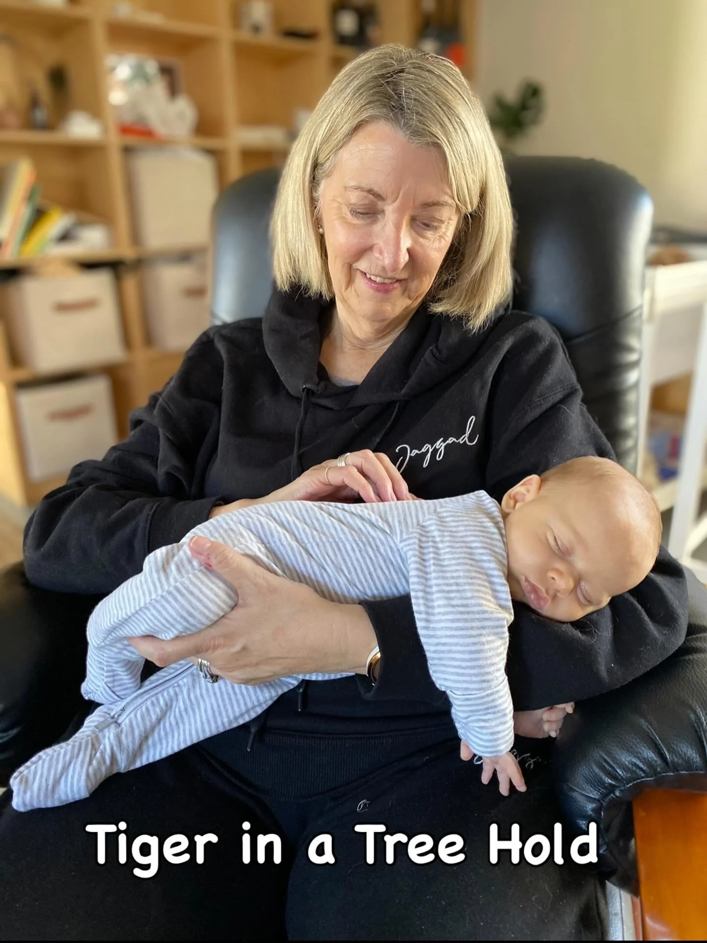 The &ldquo;Tiger in the Tree&rdquo; hold 🐯🌿
If your baby hates tummy time or gets gassy and unsettled, this simple hold can be a lifesaver.
Place baby face-down along your forearm, with their head resting in the crook of your elbow and their legs o