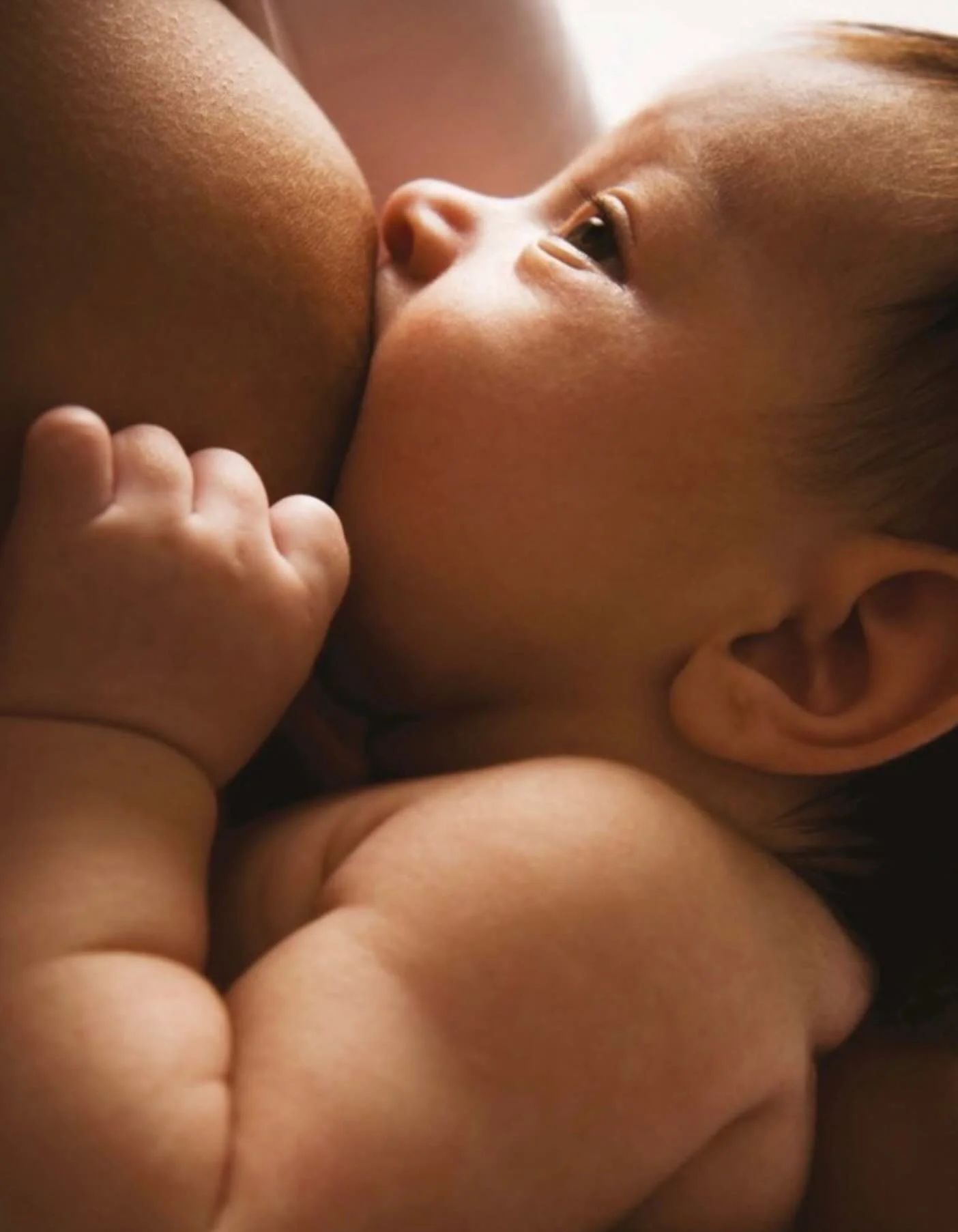 Breastfeeding is so much more than nutrition.💙&ldquo;Surely my baby can&rsquo;t be hungry again?&rdquo; And sometimes&hellip; they might not be.
Because the breast isn&rsquo;t only about milk. It&rsquo;s a place where babies feel safe, connected, an