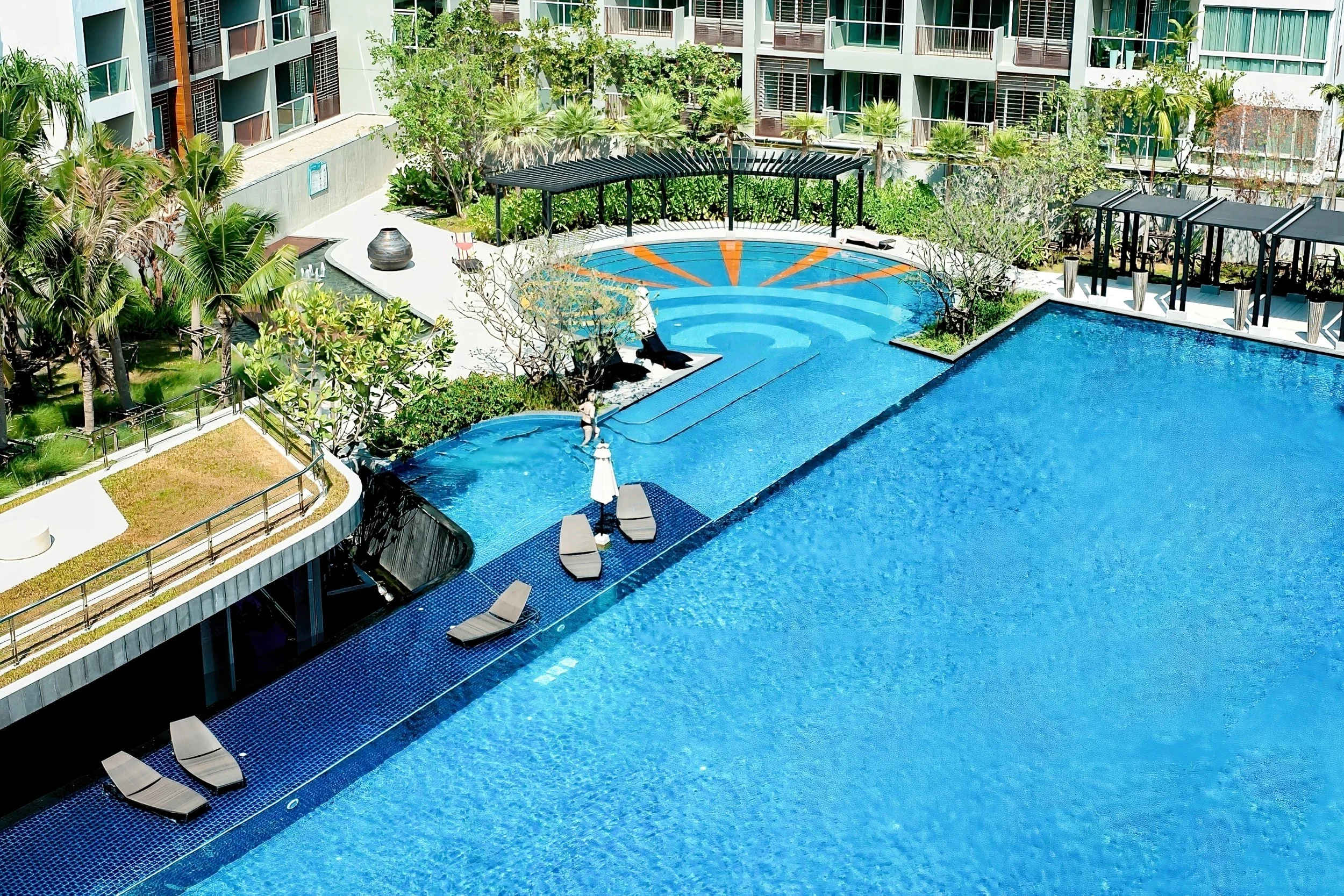 Pool-03 1.jpg