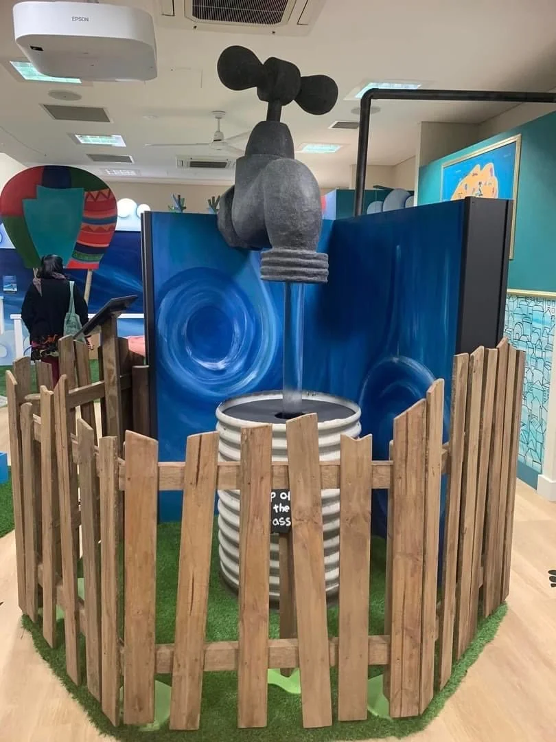 Little Things Big Things - Scenic display