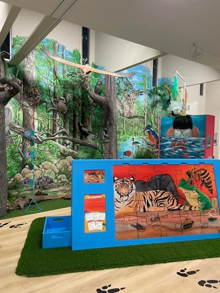 Little Things Big Things - Scenic Display