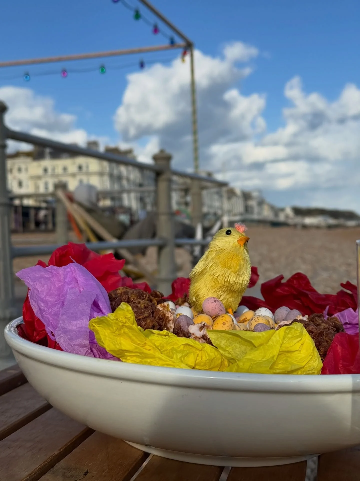 A gorgeous bday weekend 💛 It kick started with a sauna, then coffee on the beach. There were two delicious cakes whipped up by my Mama &amp; my brother and sister. So many daffodils (my fave!!) and gorgeous pressies from friends. Then a picnic &amp;