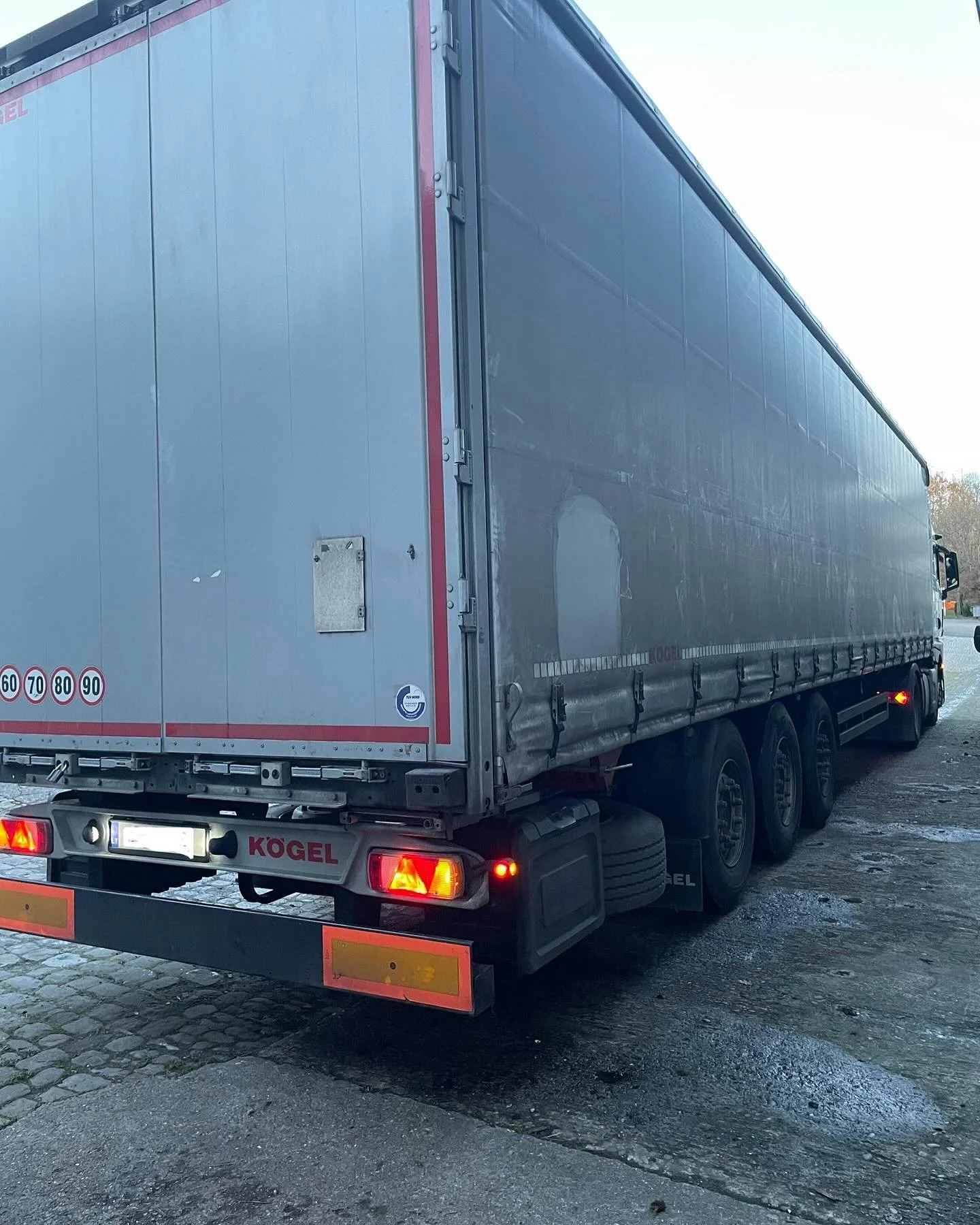 💡 Same procedure as every year!? 💡
Nicht ganz! Dieses Mal haben wir unseres Lager mit Ware gef&uuml;llt, die bereits f&uuml;r akquirierte Projekte vorgesehen ist!
Es freut uns sehr und es macht uns stolz, dass wir auch im 2025 aktiv zur #energiewen