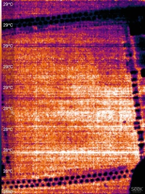 Helaas konden we de data van deze iPhone 11 niet herstellen 😔. In de video kun je warmtebeelden zien waarbij we spanning injecteren op een power line in de CPU. Deze heeft helaas kortsluiting en dit is niet te herstellen. De CPU is noodzakelijk voor