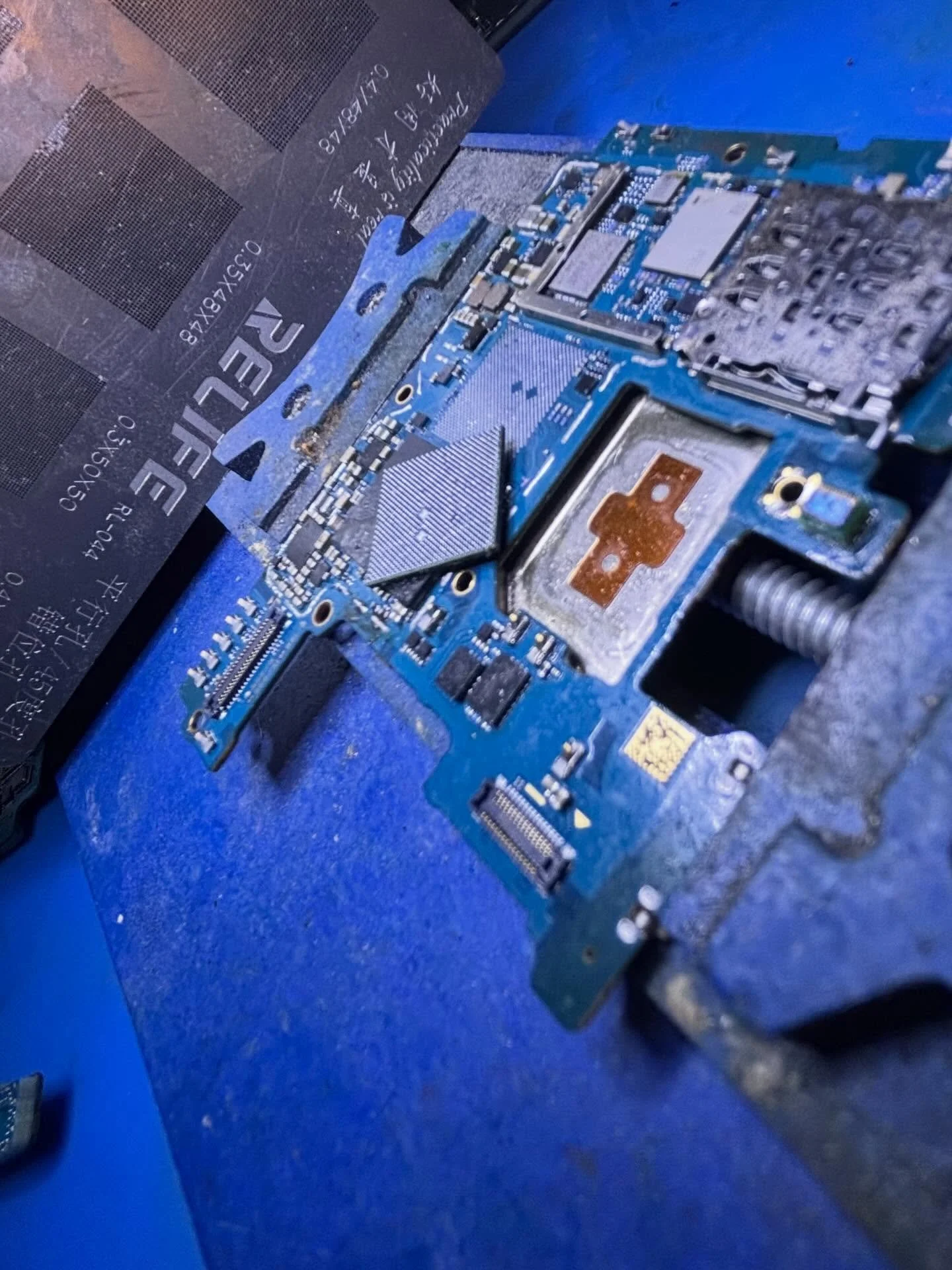 Deze Samsung galaxy had een CPU reball nodig om weer op te kunnen starten. Data herstel geslaagd! ❤️&zwj;🩹