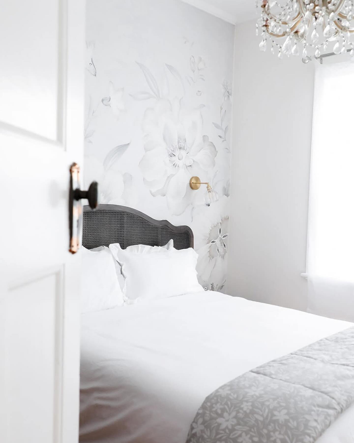 Sleep in beauty—The Queen’s  Quarters awaits.
#thequeensquartersportfairy #portfairyaccommodation #beautifulbedrooms #charmingairbnb #airbnb #thehostingmasterclass #thm #3284 #flowers #dreamysleep #luxury #beauty #greatoceanroadtrip #gre