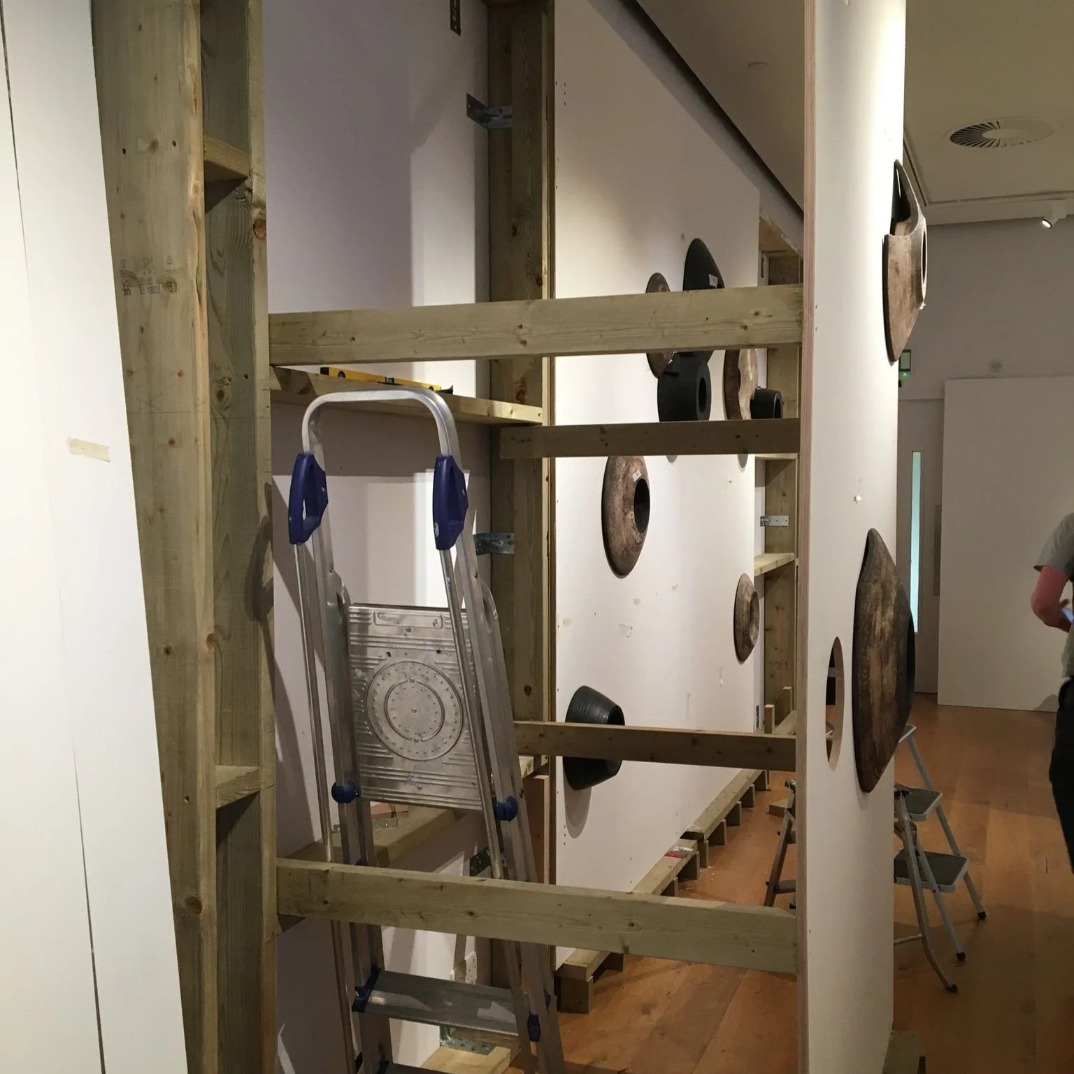 Installation shot of Hans Coper Resurface Exhibition. Image © Kirsty Rodda