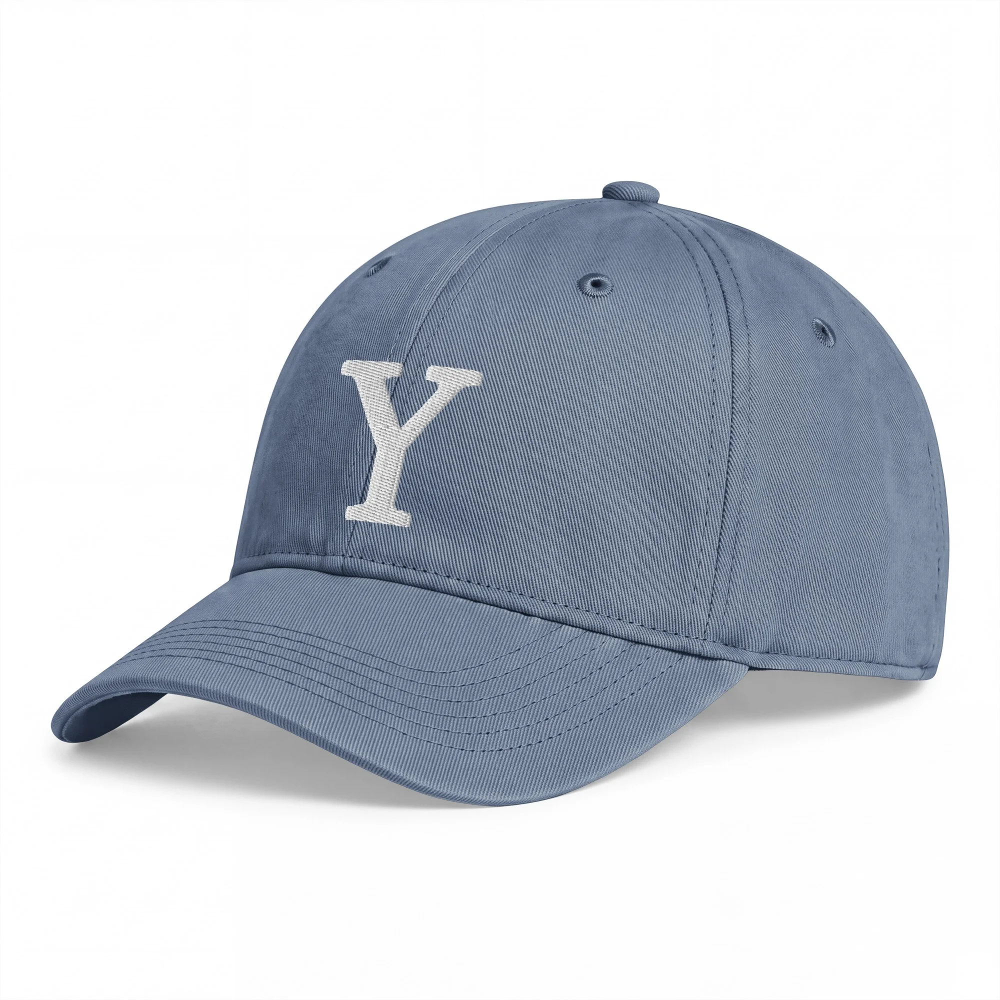 Y CAP des Mürren Yacht Club in Blue Jean, Ansicht von links mit weisser Y-Stickerei.