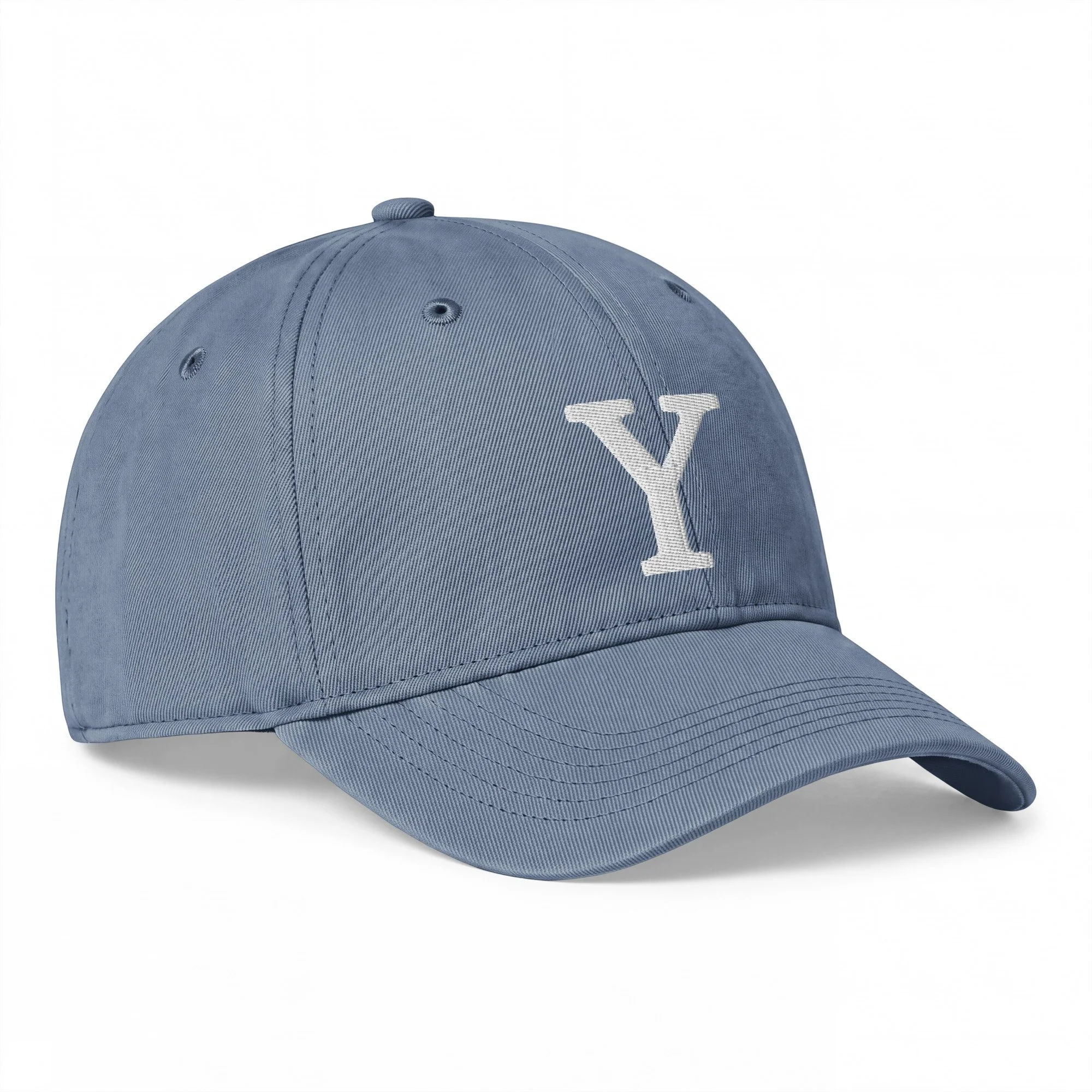 Y CAP des Mürren Yacht Club in Blue Jean, Ansicht von rechts mit weisser Y-Stickerei.
