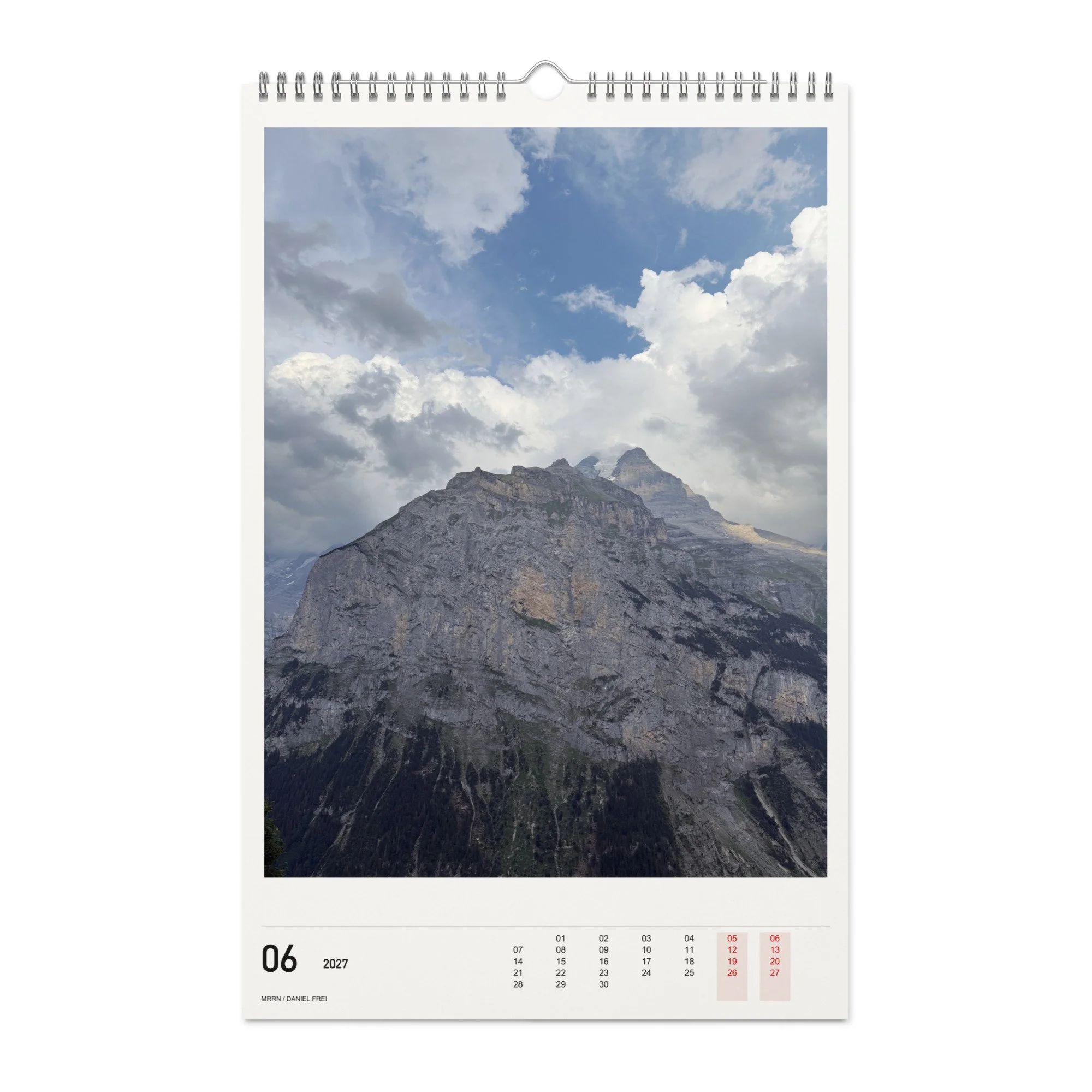 06/2027: Felsen und aufziehende Wolken. / Rock faces and gathering clouds. Daniel Frei, MRRN.