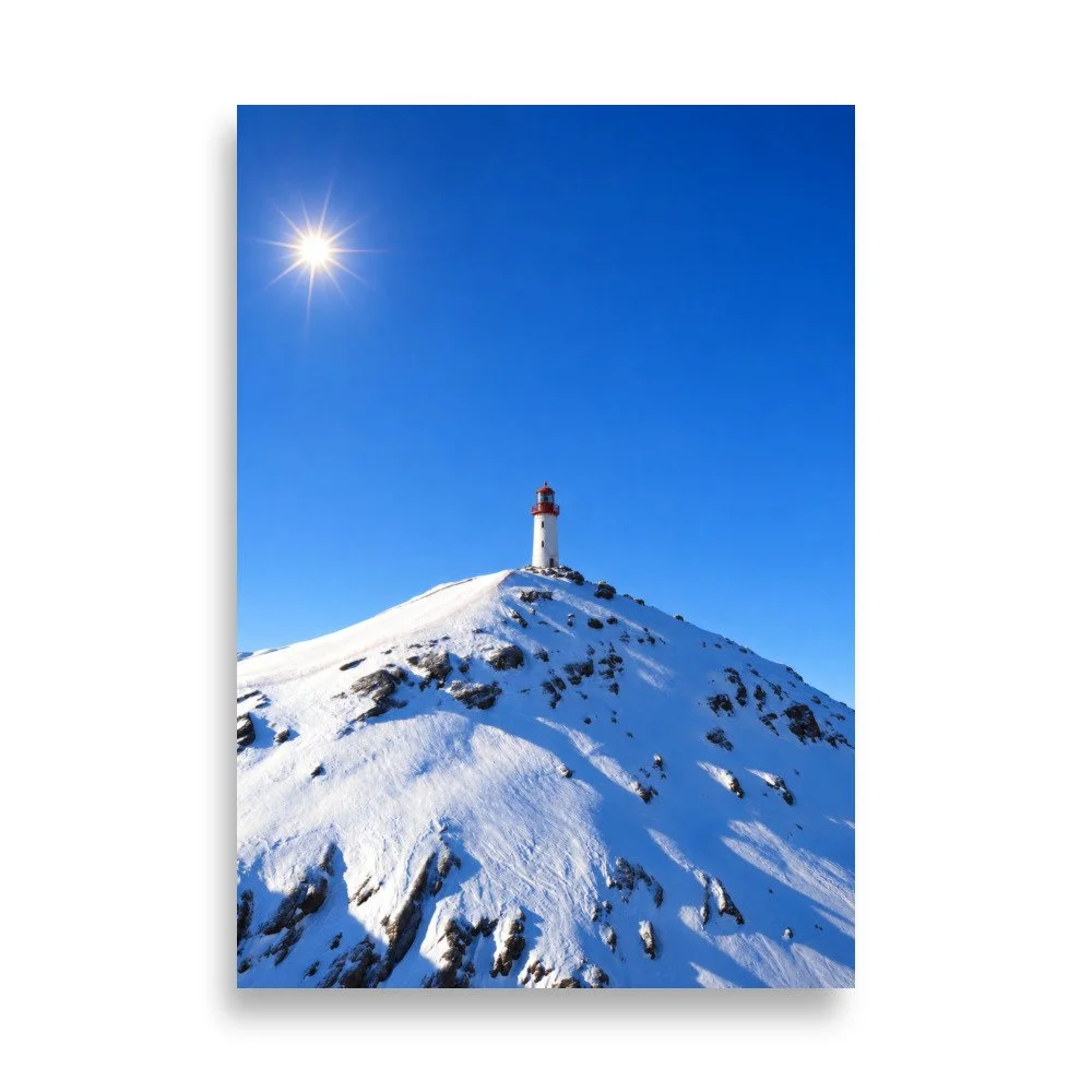 SCHLTHRN Wintersonne: imaginärer Leuchtturm auf einem verschneiten Gipfel unter blauem Himmel. / Imagined lighthouse on a snowy peak beneath a blue sky. SCH-LF-009.