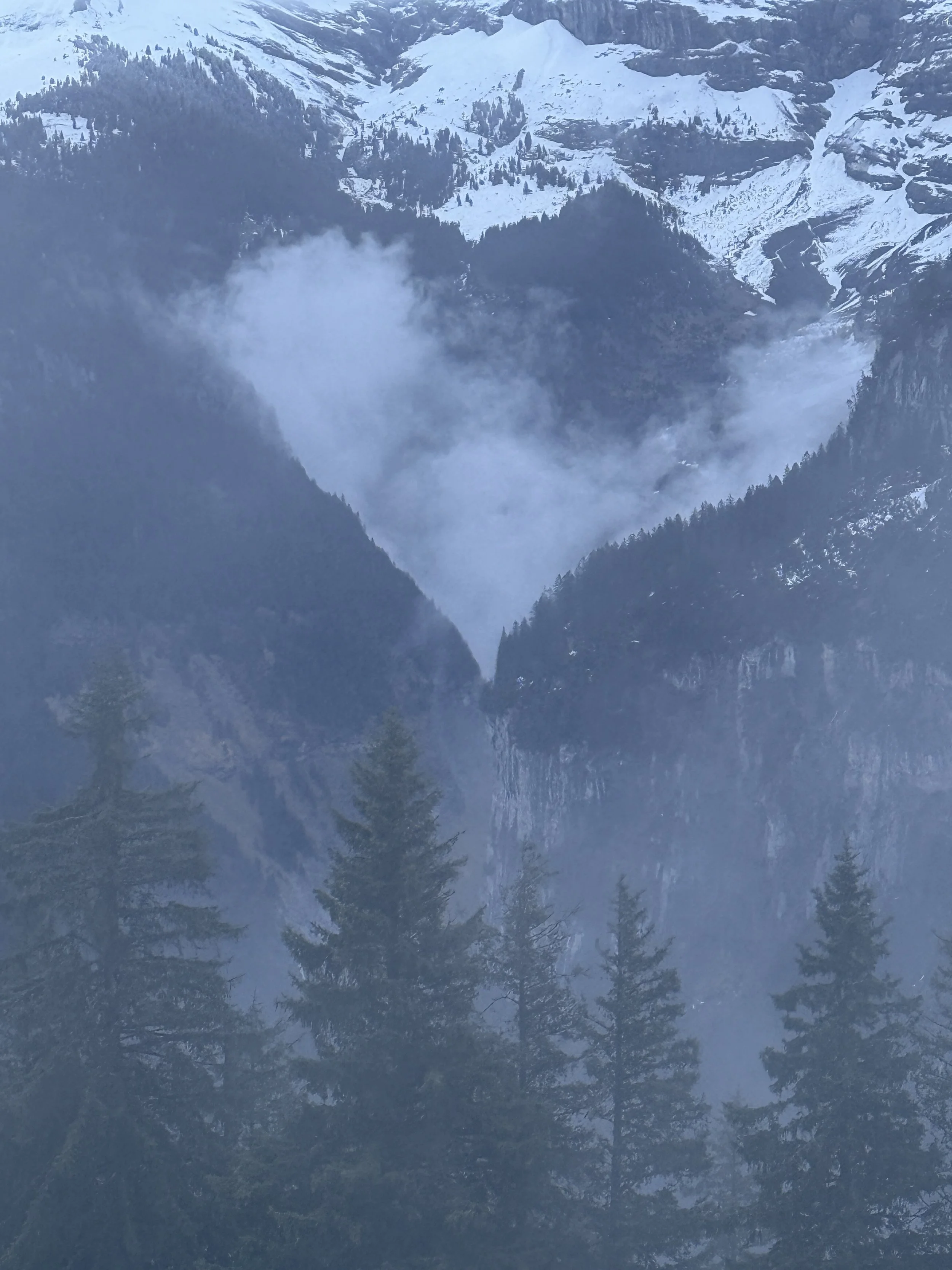 MRRN: "Ithaka liegt auf 1'650 m ü. M.: Eine Mürren-Odyssee." Fotografie: Daniel Frei