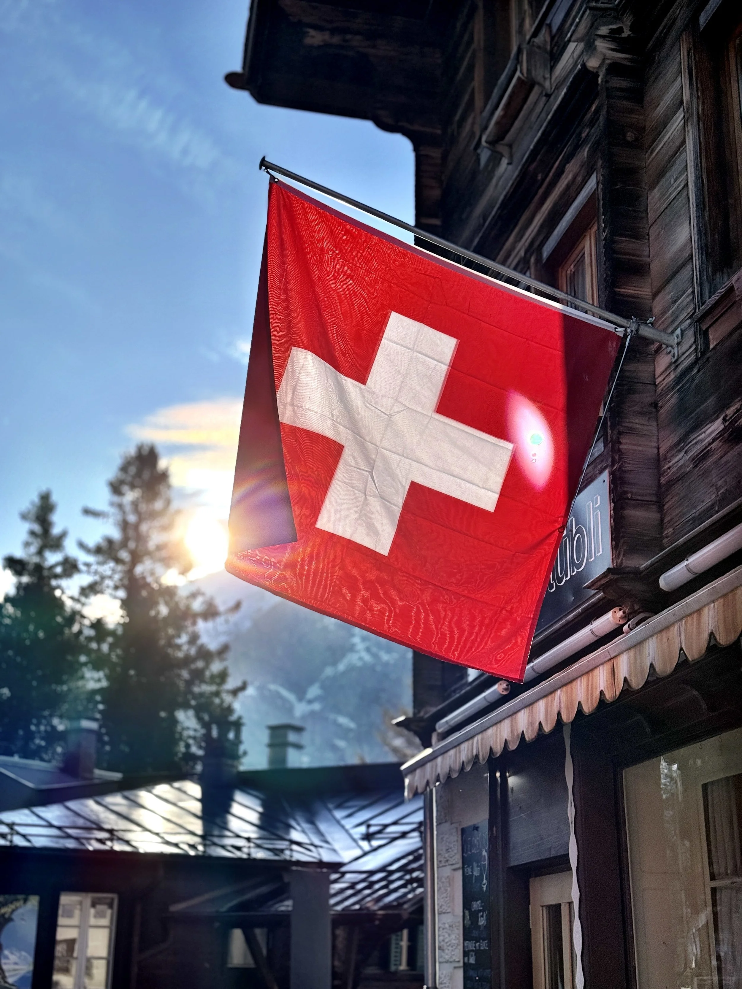 Hochsommer in Mürren. Zwölf Grad über dem langjährigen Tageshöchstwert.