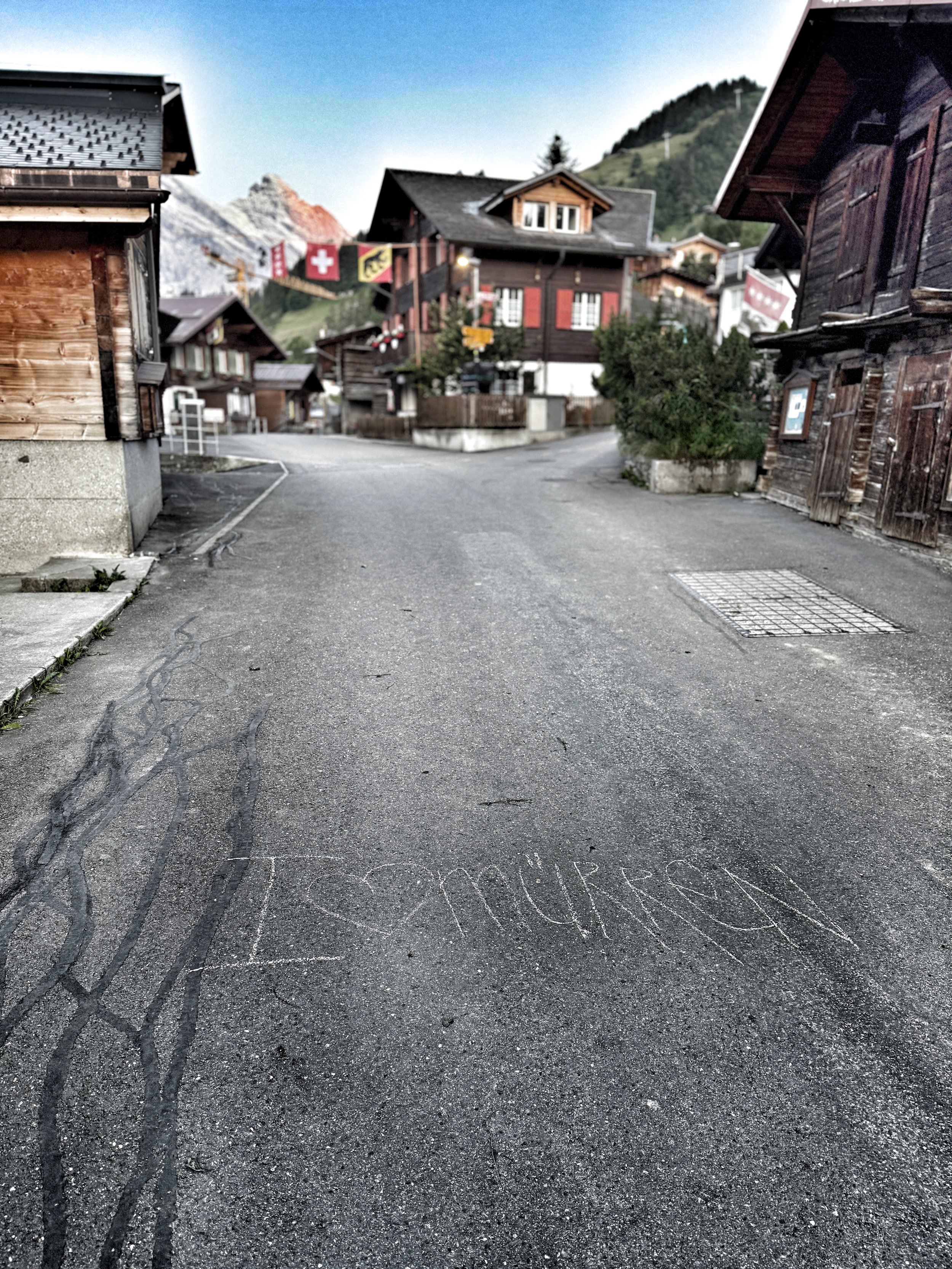 MRRN: "Je vis au Paradis." Fotografie: Daniel Frei