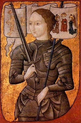 Portrait d'une femme en armure médiévale tenant une lance avec une bannière, fond doré.
