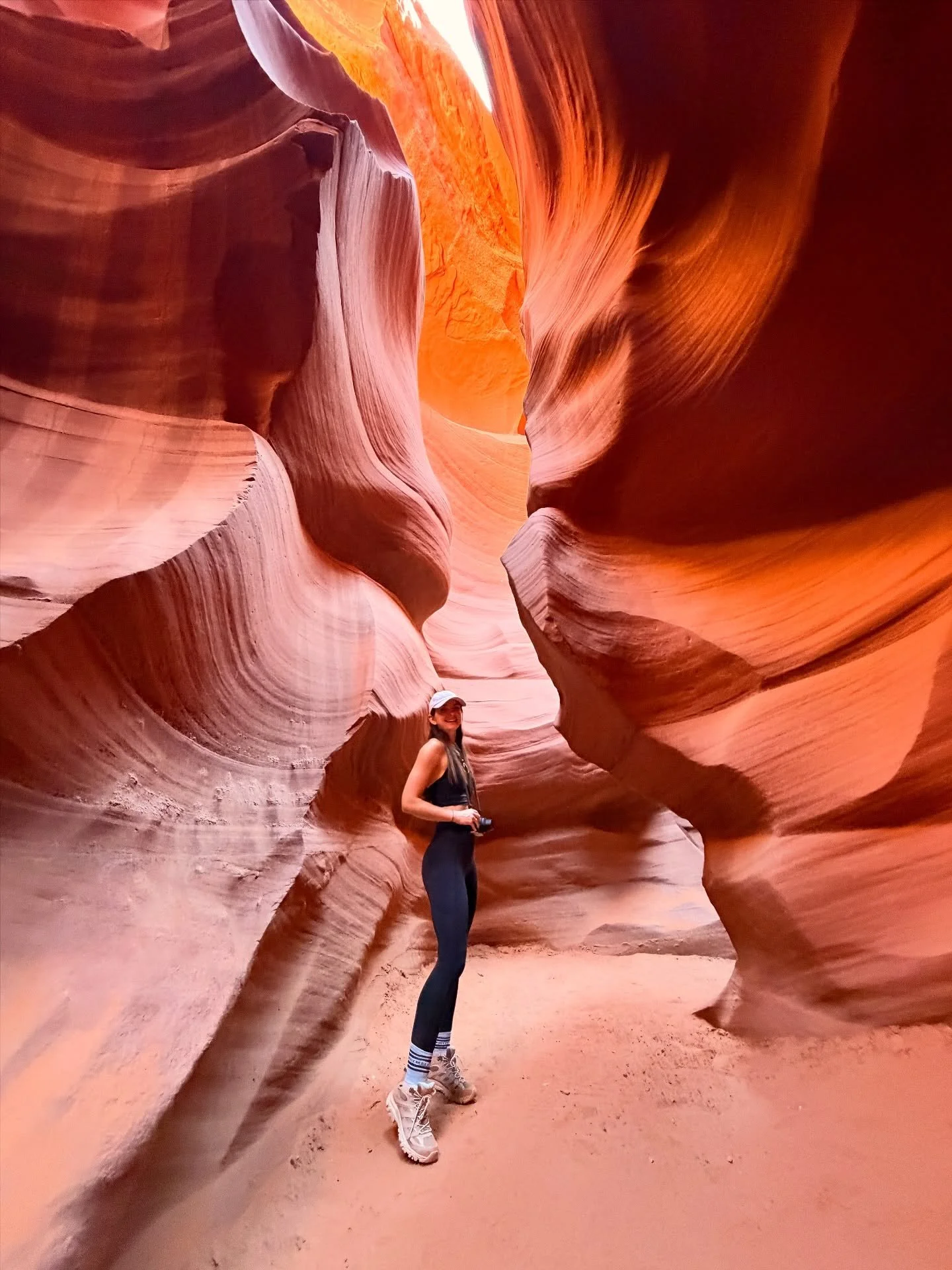 A little insta vs reality for you 🥲 antelope canyon was the busiest place we went on our whole trip 😅 here&rsquo;s what I would do instead 🥾

All photos you see of antelope canyon are like the first, but it needed a stupid amount of effort to get 