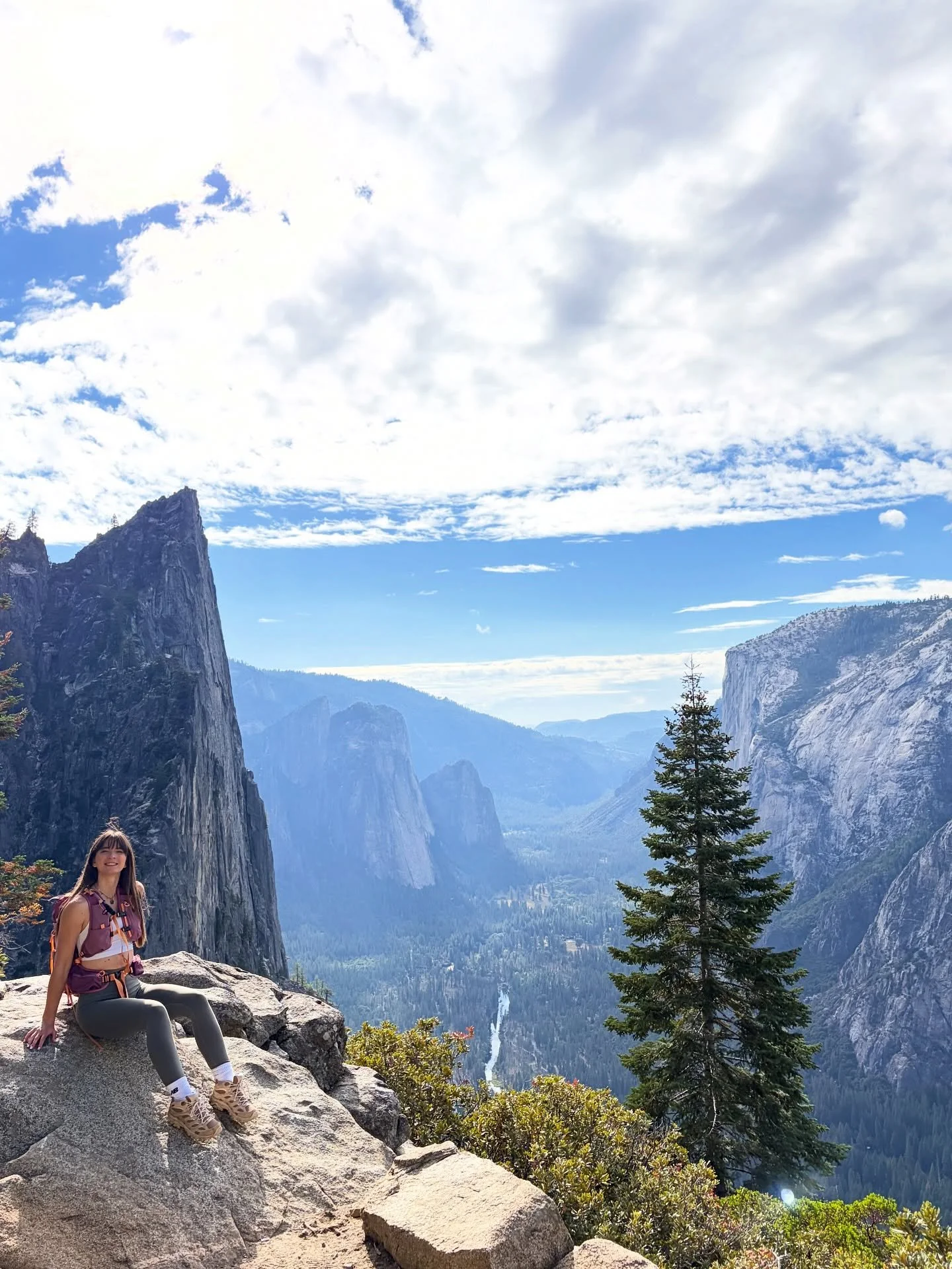 ⛰️ The Mist > Panorama > 4 mile trail is really something special 🫶🏼🥹

🧭 22km &amp; 1400m of elevation

Half of the mist/john muir trail was closed which meant we couldn&rsquo;t do a loop trail and it would have been an out and back, so spo