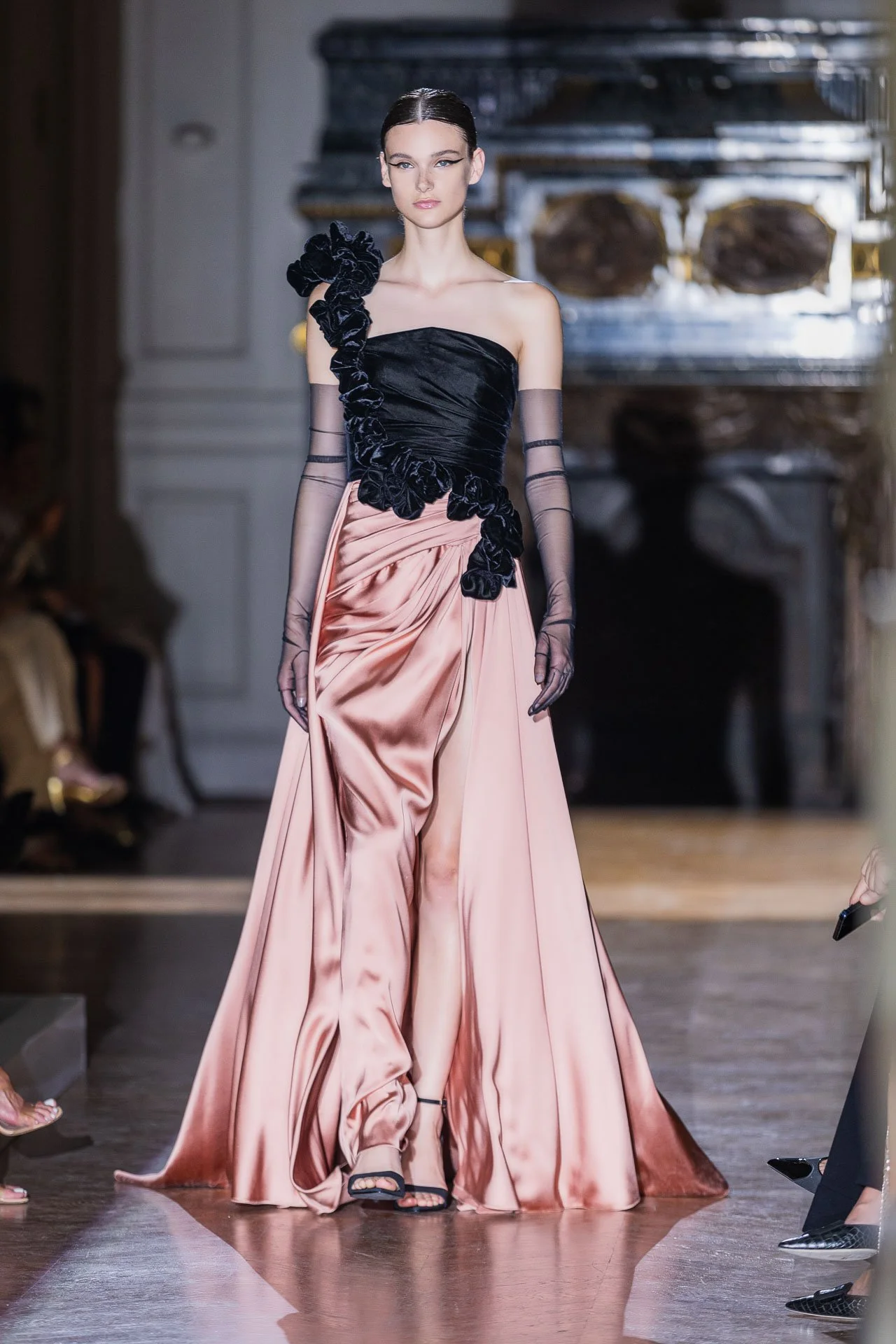 runway-zuhair-murad-ss24-haute-couture-paris-fashion-week-ark_8496-edit.jpg