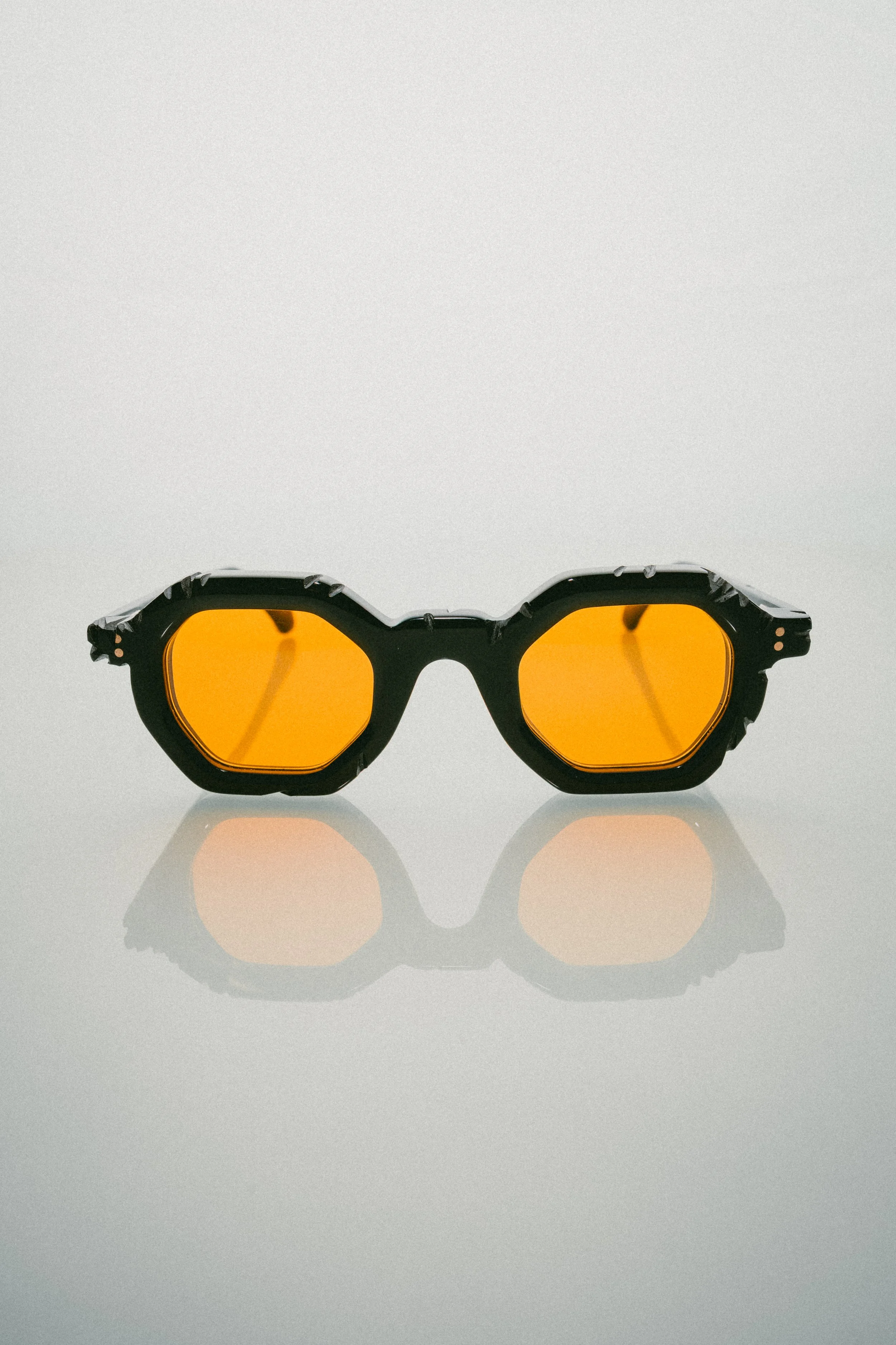 VISIONAIRE 001