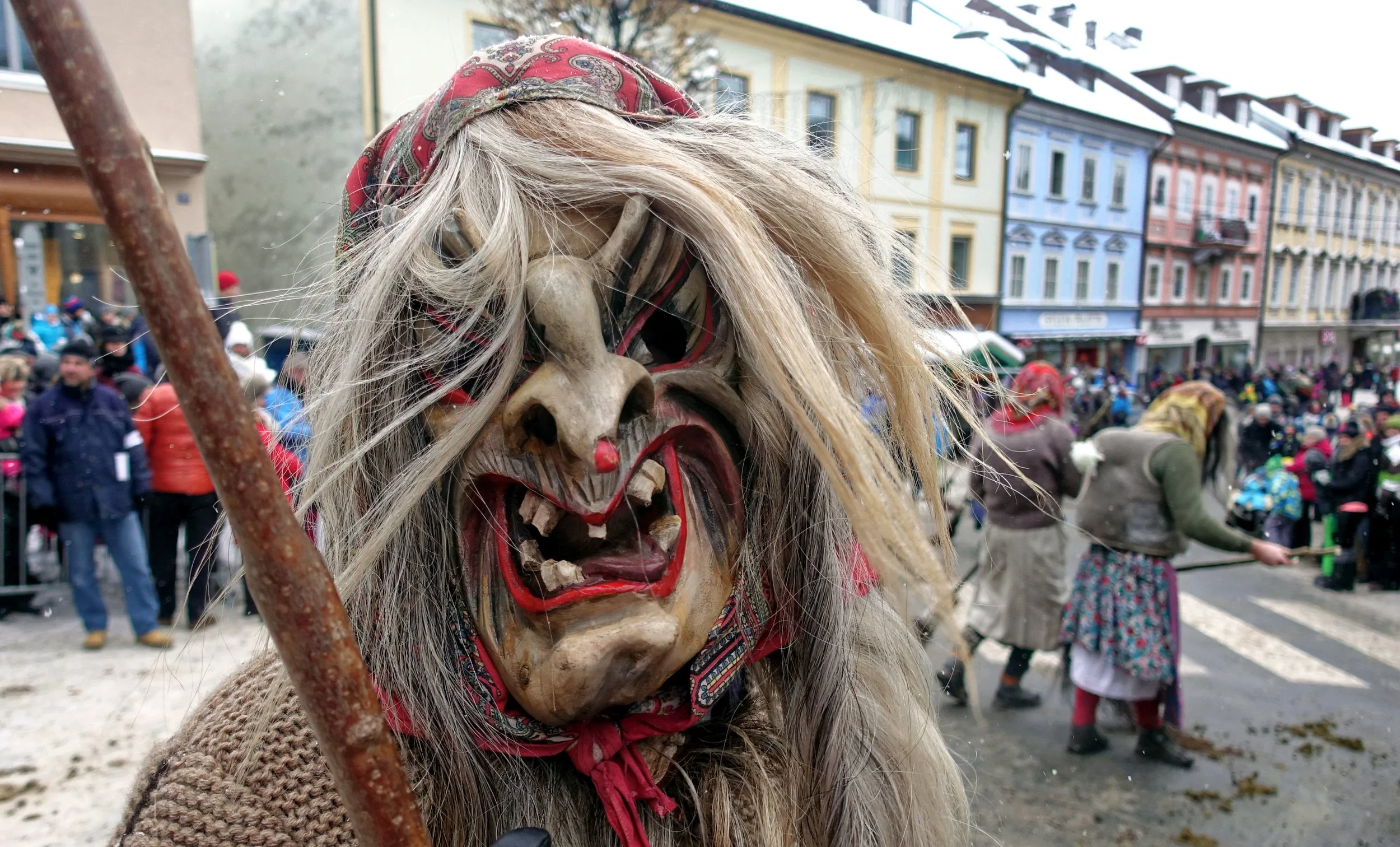 Hexen_beim_Pongauer_Perchtenlauf_2017._05.jpg