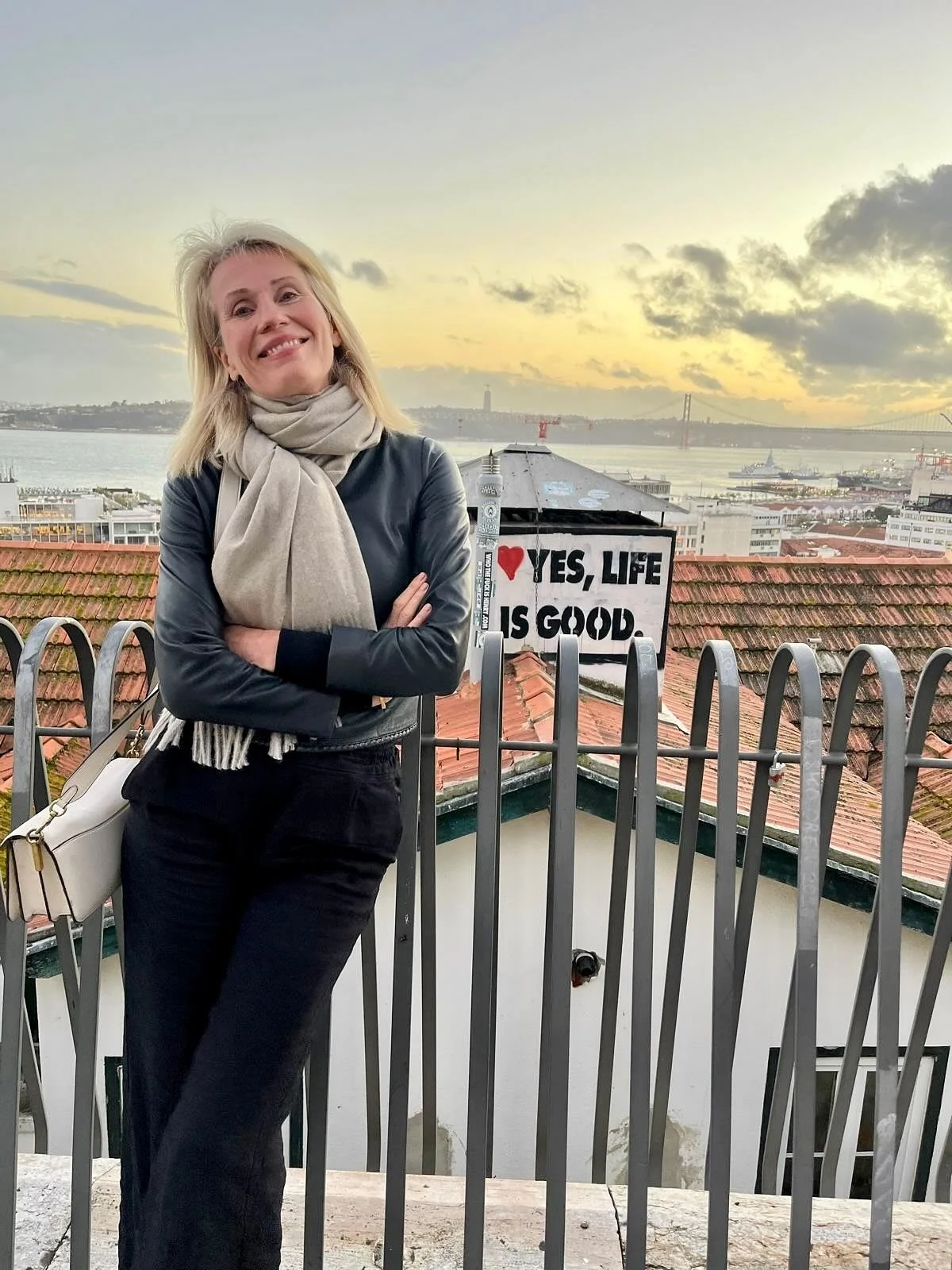 All the Roads Lead to Yourself - Kaikki tiet viev&auml;t itseesi 🌿

We are different travelers at different times in life.
Sometimes we travel to meet others, and at times we meet ourselves.

In Lisbon, I slowed down wandering through old, historica