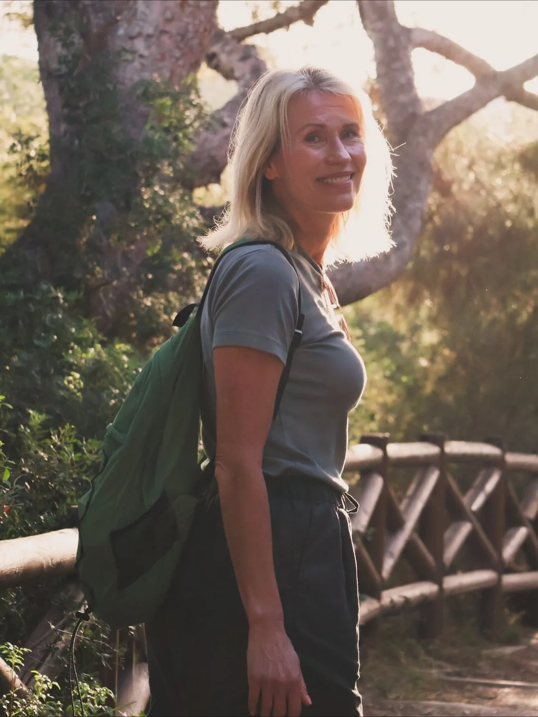 Vuosi sitten t&auml;n&auml; p&auml;iv&auml;n&auml; l&auml;hdin ajamaan kohti Malagaa. Poimin valencialaisen appelsiinin matkaani ja haaveilin puusta omalla pihallani. 🍊
Yksin ratissa 2723 kilometri&auml; toi minut siihen kotiin, jota kaikki etsimme 