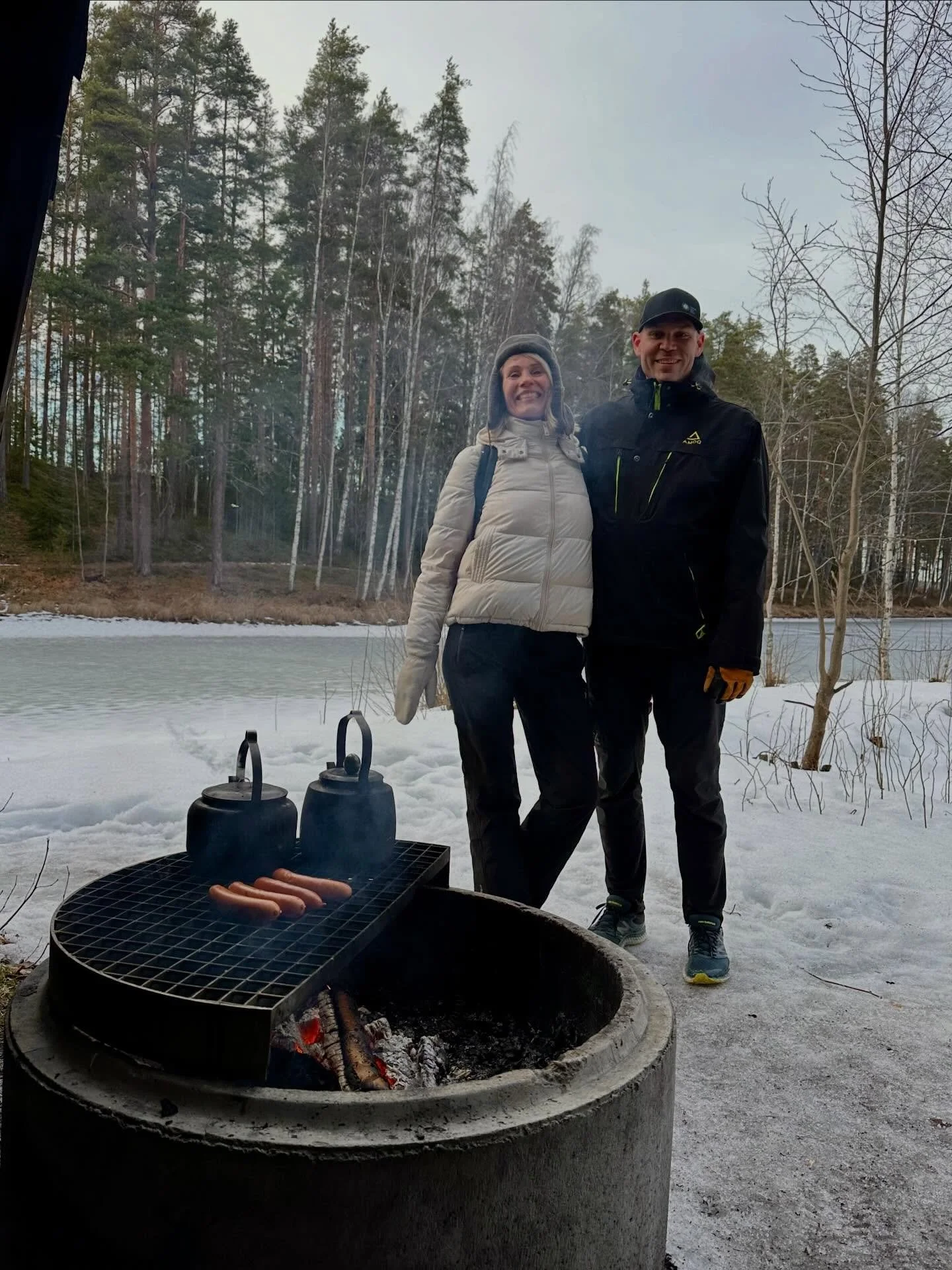 The forest does not give answers.
It reveals how you respond. 

This week, I guided a leadership group through the Finnish forest at Lake Saimaa, in collaboration with @saimaanpalju. 
Cold ground.
Changing conditions.
Moments where performance is no 