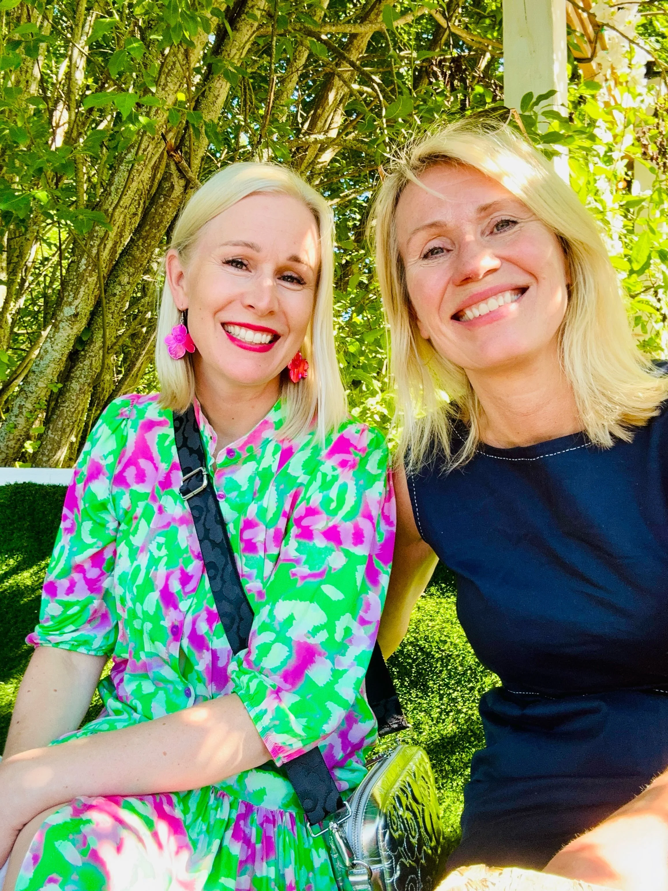 Helsinki is a wonderful summer city, filled with languages and laughter. I  enjoyed its seaside, ferries and island hopping besides my Kallio neighborhood.

People have often told me about Mustikkamaa, but never made it there. Walking from H&auml;mee