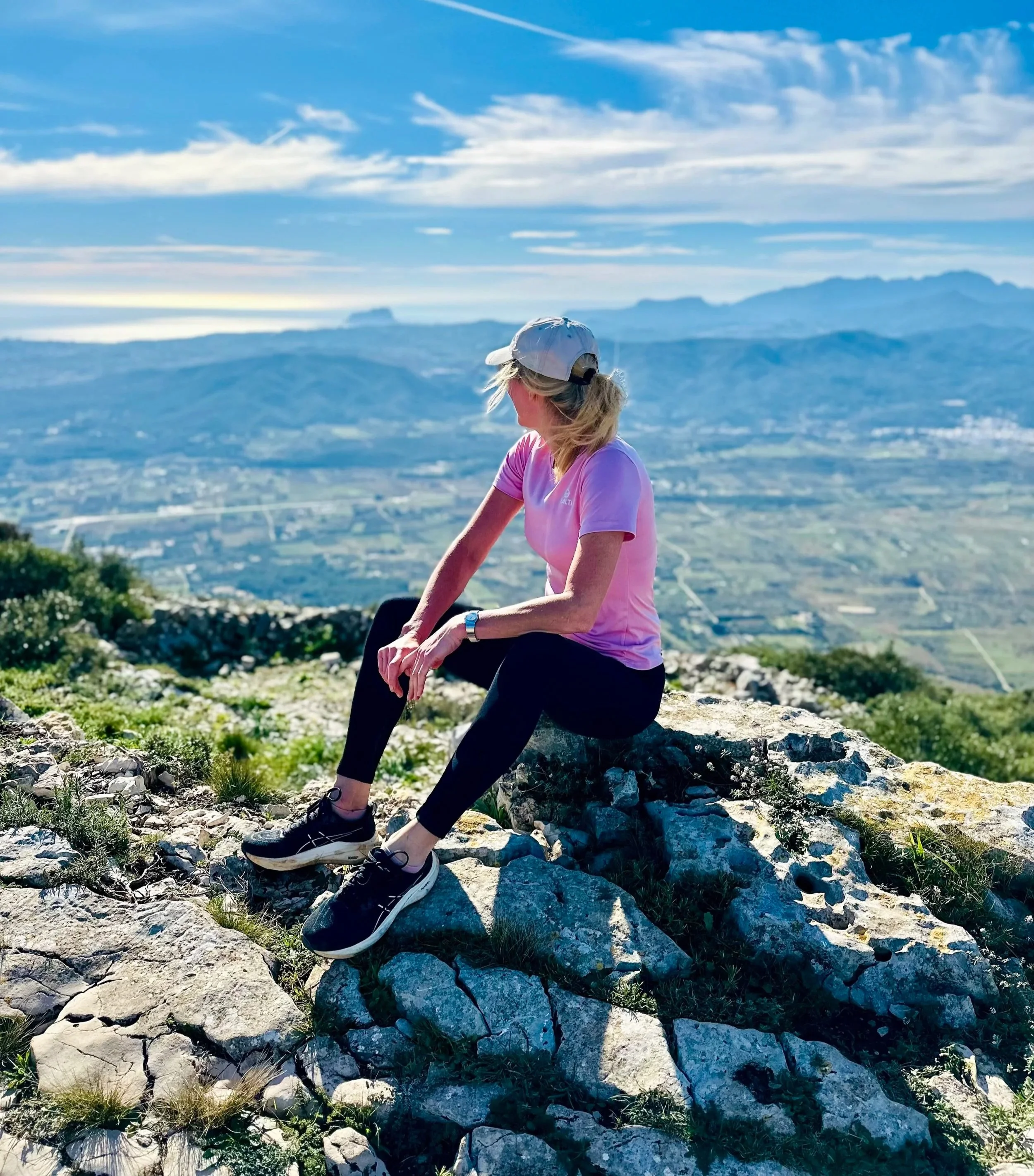Mirka Kristiina Bruun developed Luontopolku back to your senses method during her Transformative Travel Coach studies she embarked on her sabbatical travels.