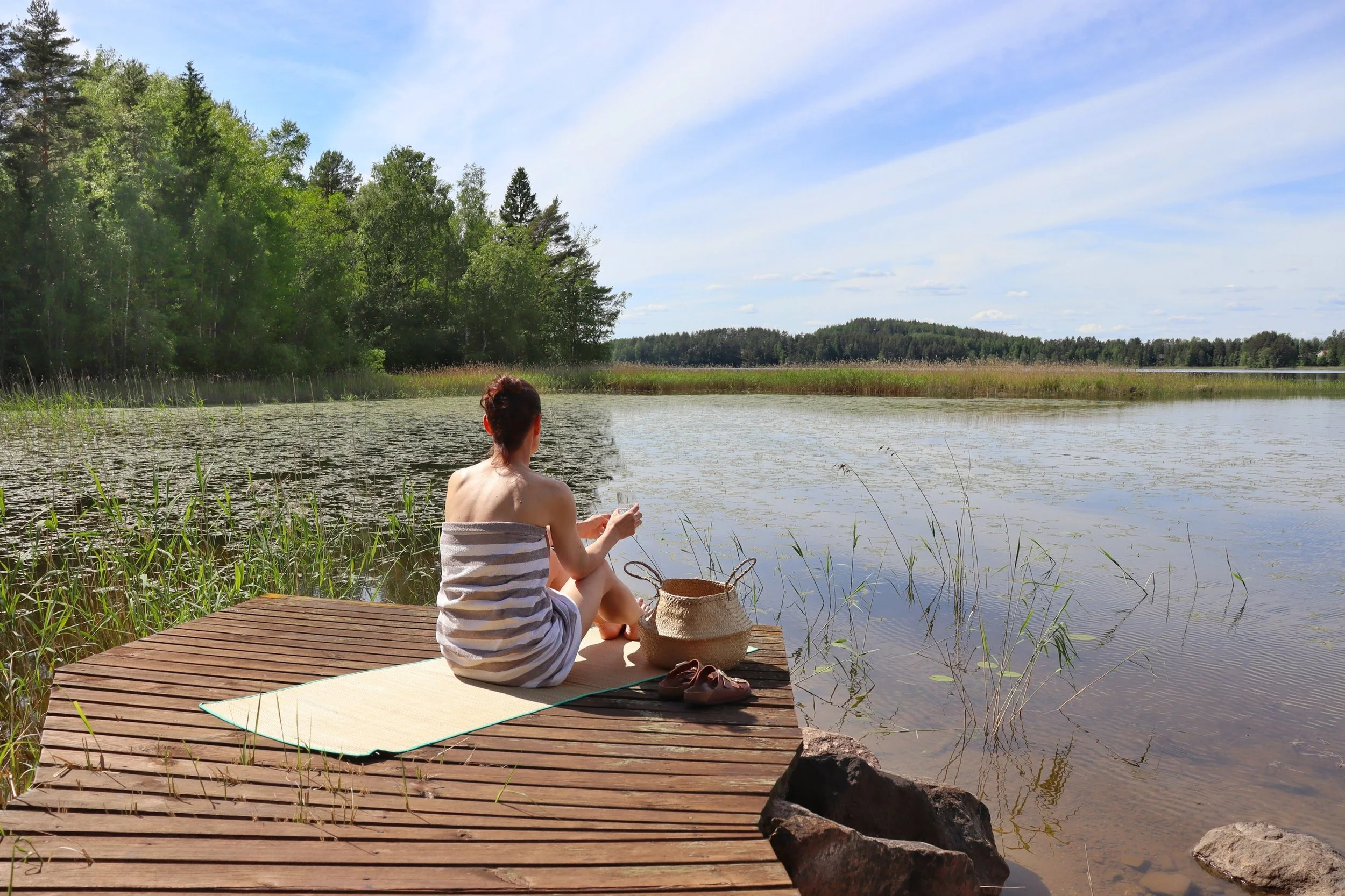 Luontopolku - Back to Your Senses® guided process: a gentle nature-based immersion designed to slow you down, awaken your senses, and help you reconnect with your inner self.