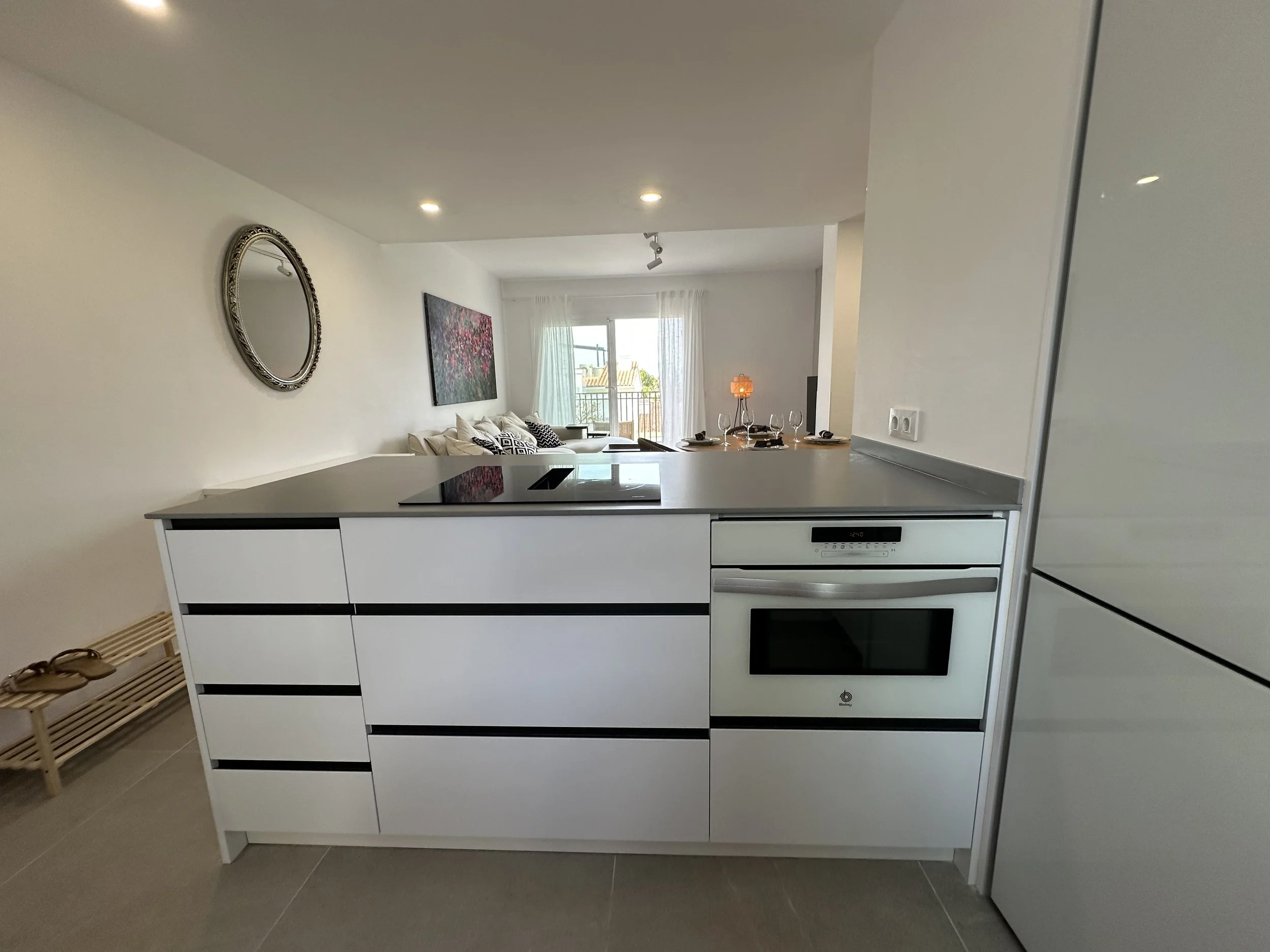 Panorama Penthouse offers a warm homelike stay throughout the sunny Spanish seasons.