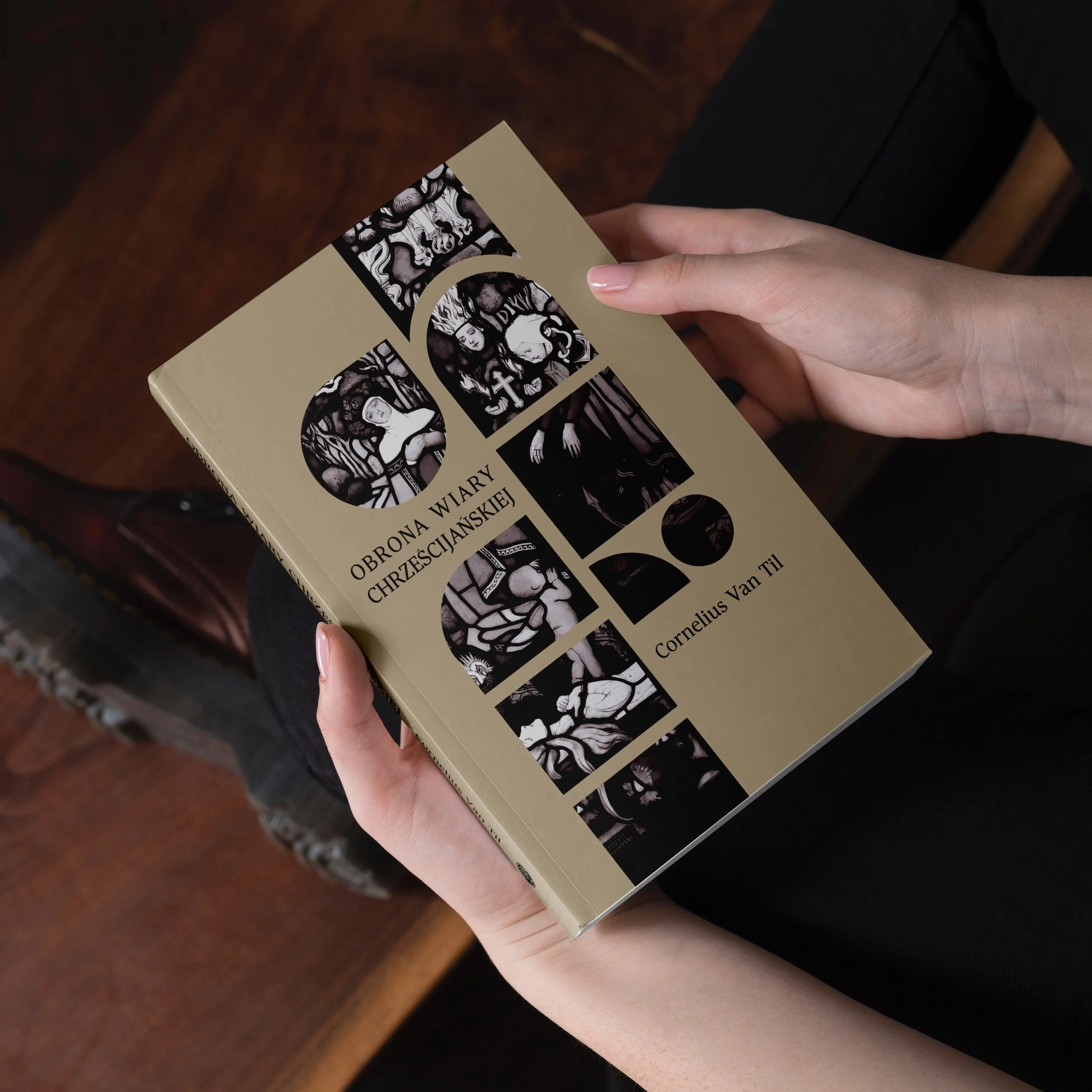 Обкладинка з руками6.jpg