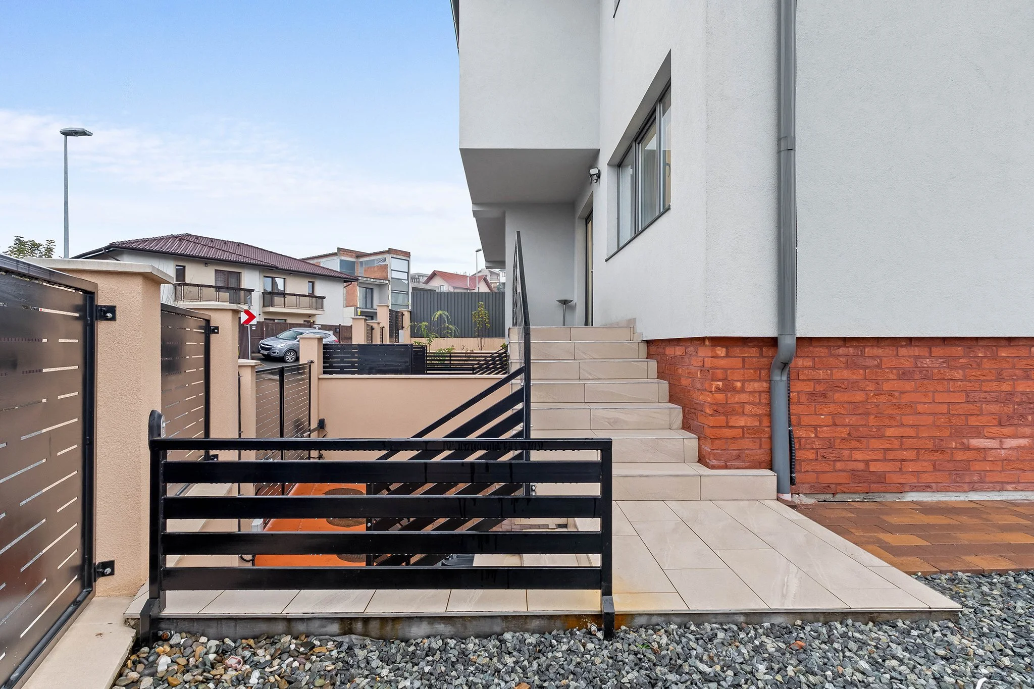 exterior4.jpg