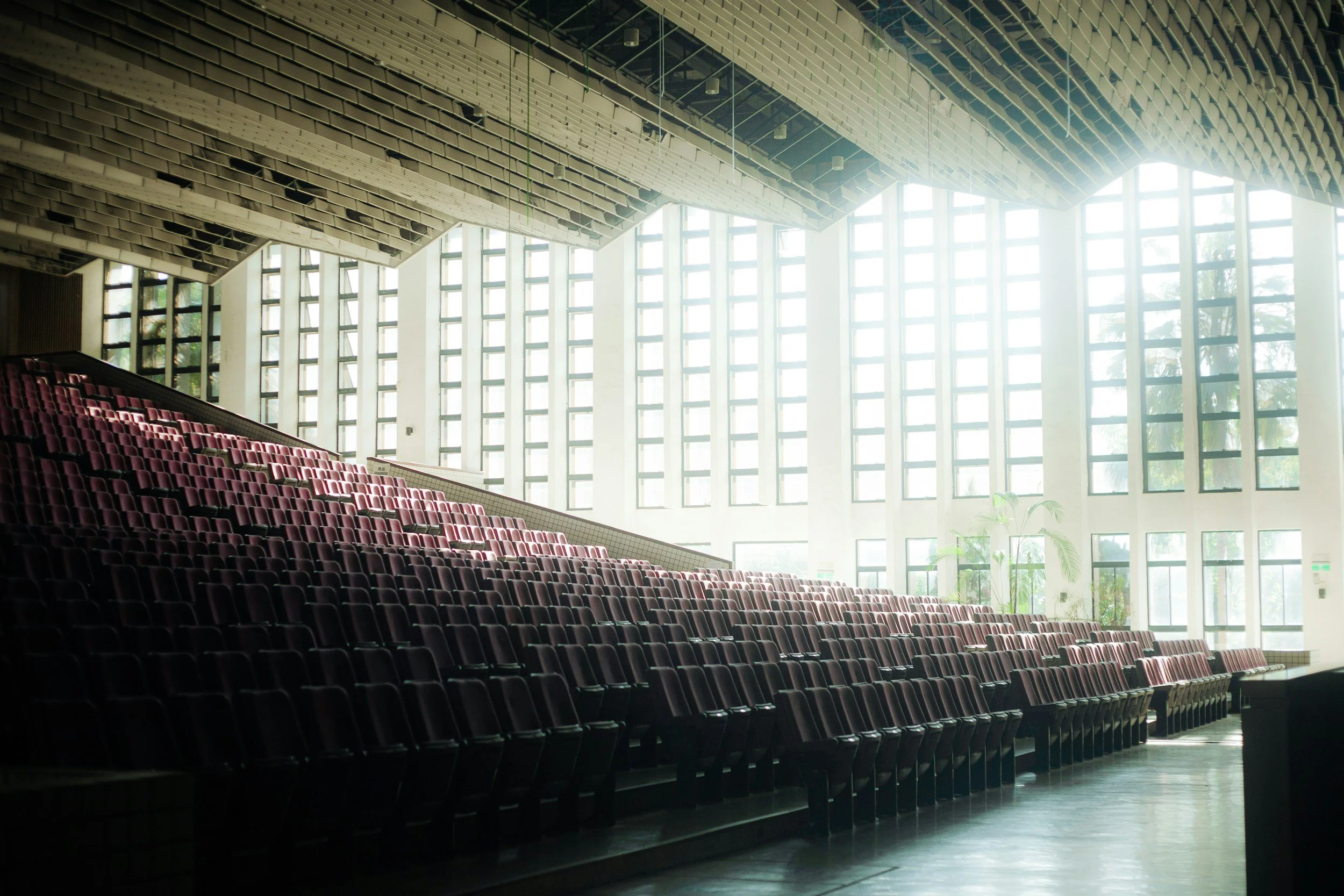 From Traditional Halls to Immersive Sound Spaces: The Evolution of Theater Acoustics