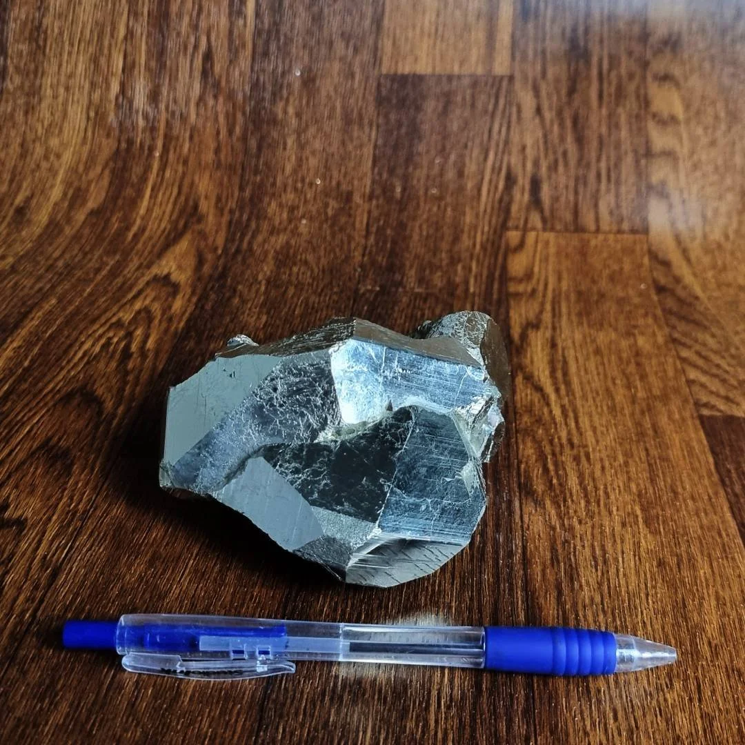 025bsq Pyrit kristall kristallstufe 0.88kg.jpg